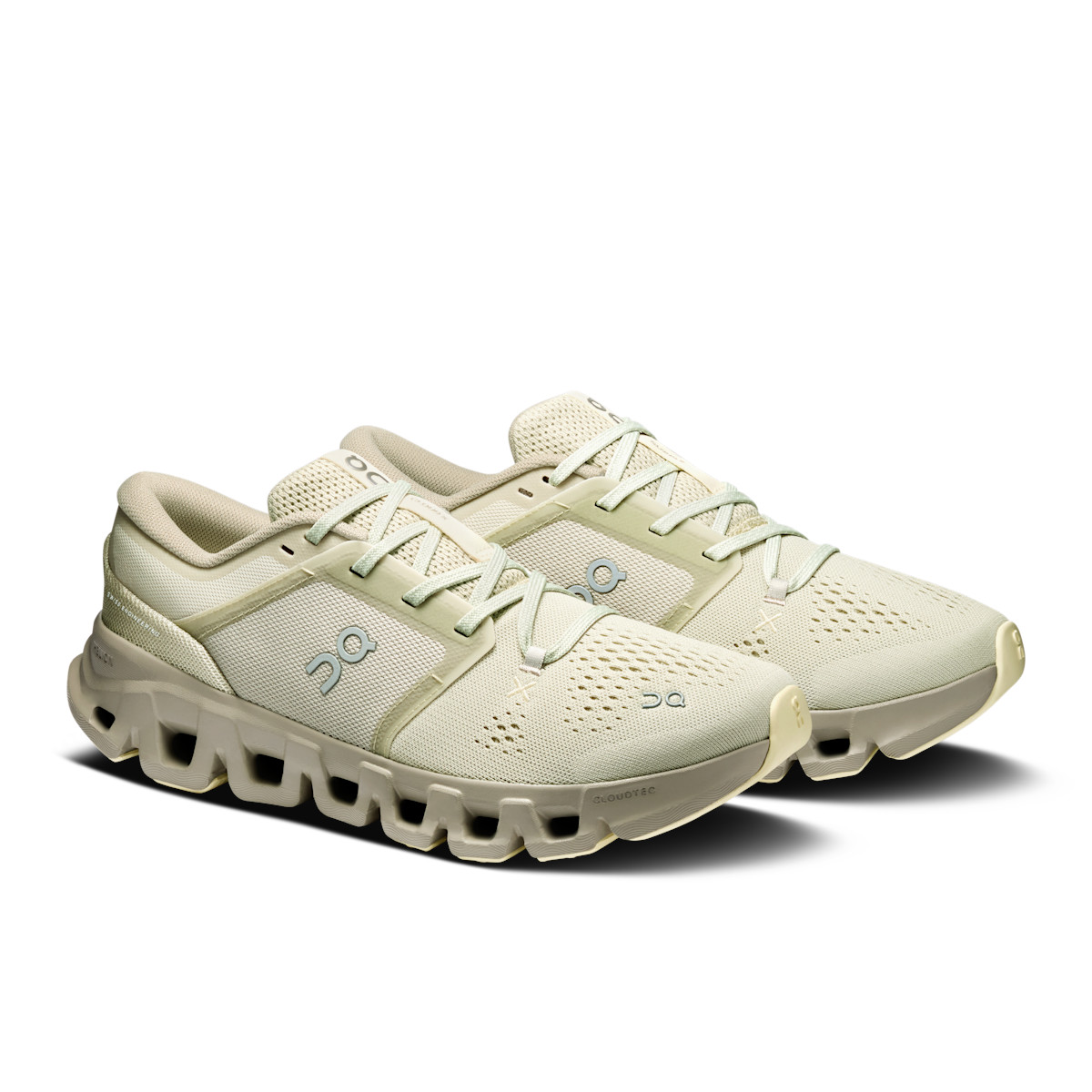 Women's Cloud X 5