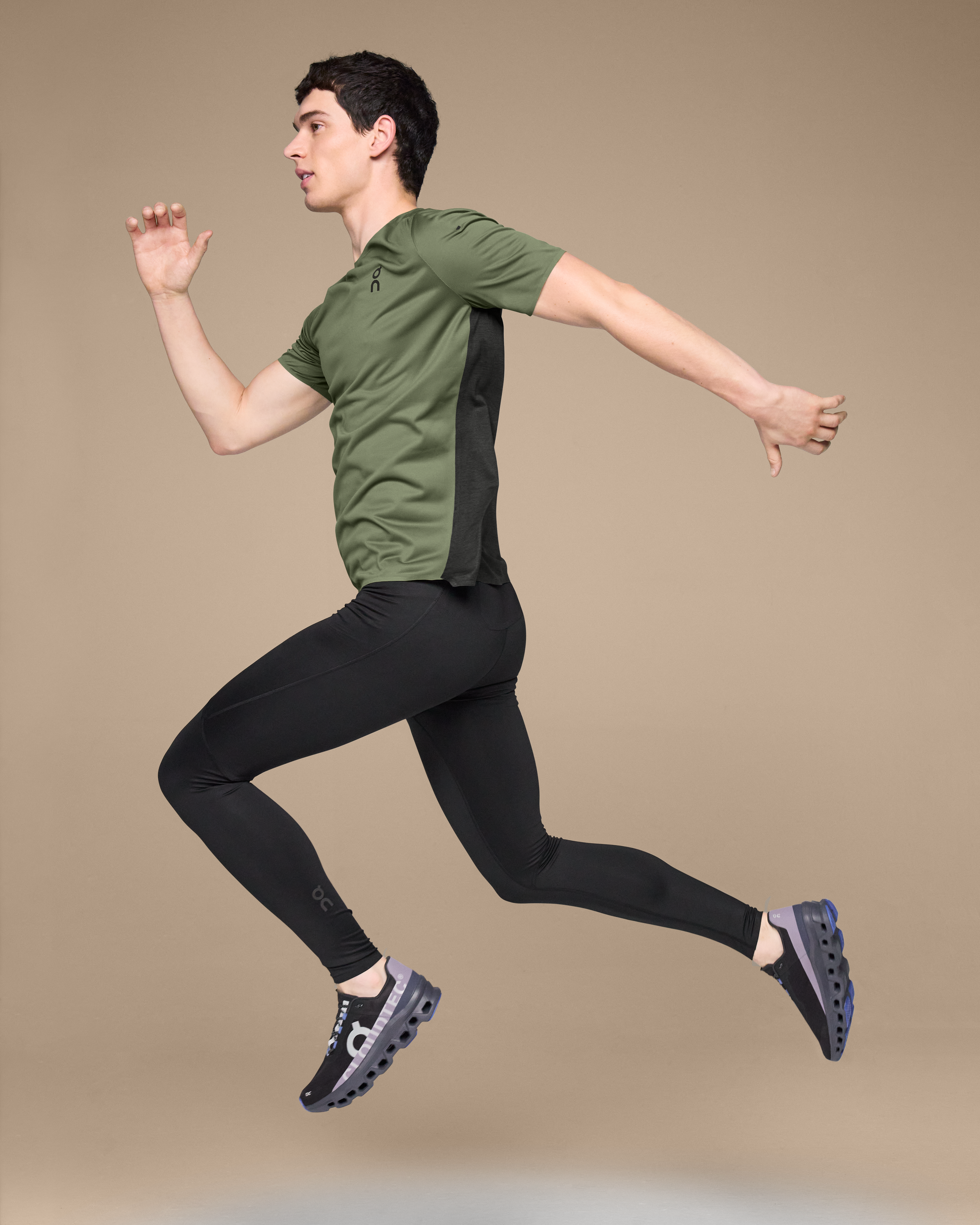 On Performance-T Taiga & Black Homme Hauts et t-shirts