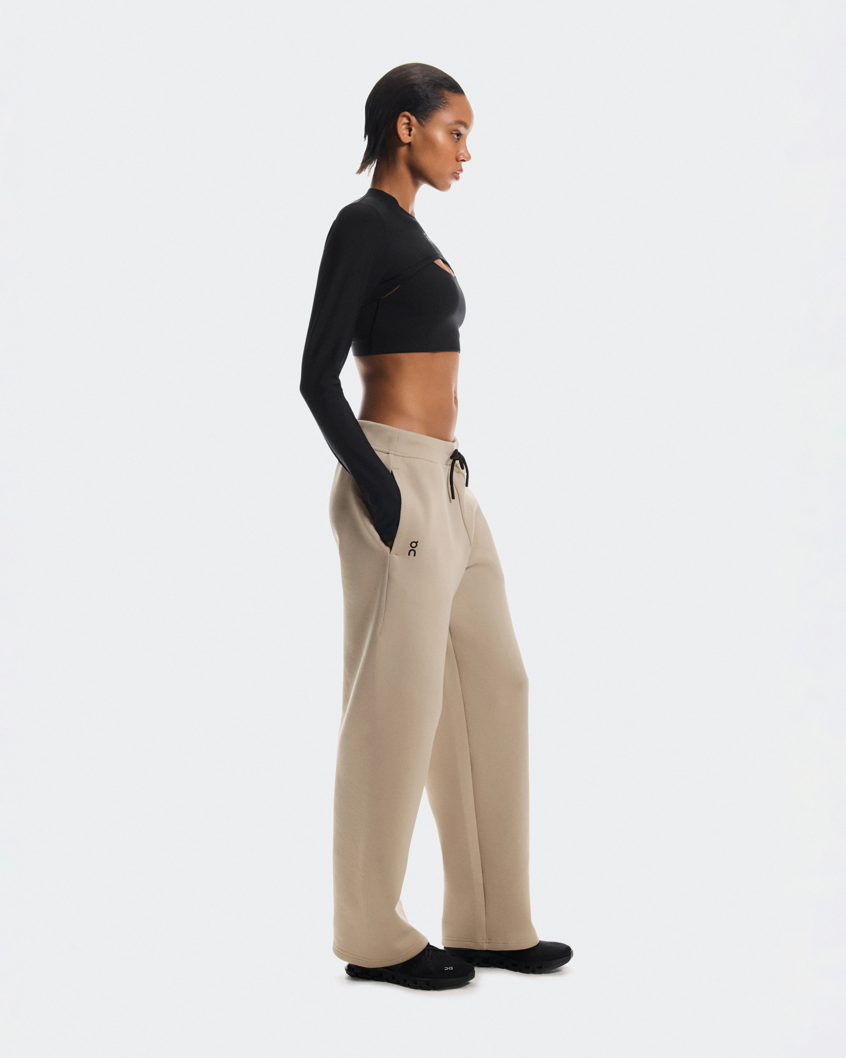 On Focus Tech Sweatpants Desert Women Pants