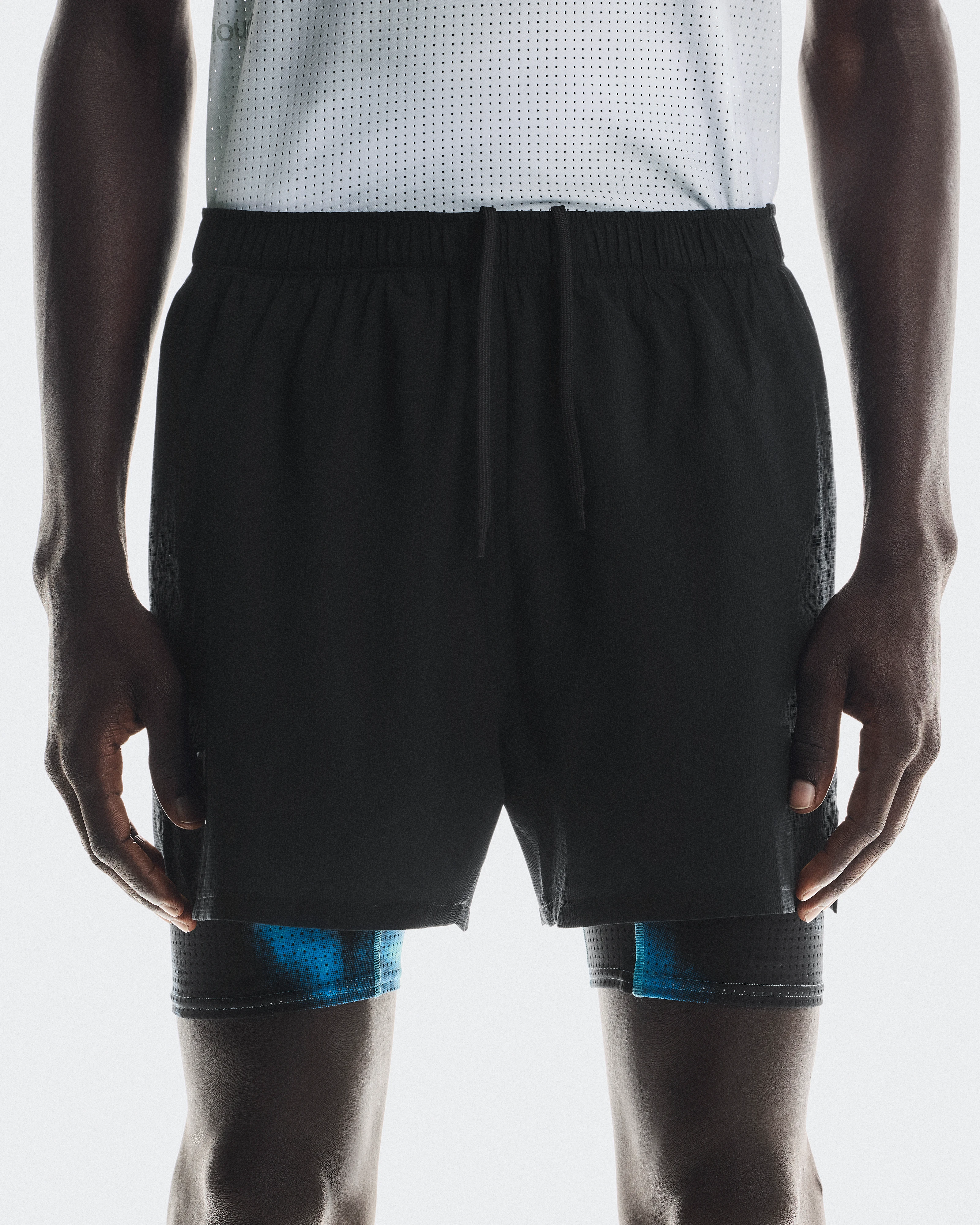 On Pace Shorts Black & Horizon Men Shorts