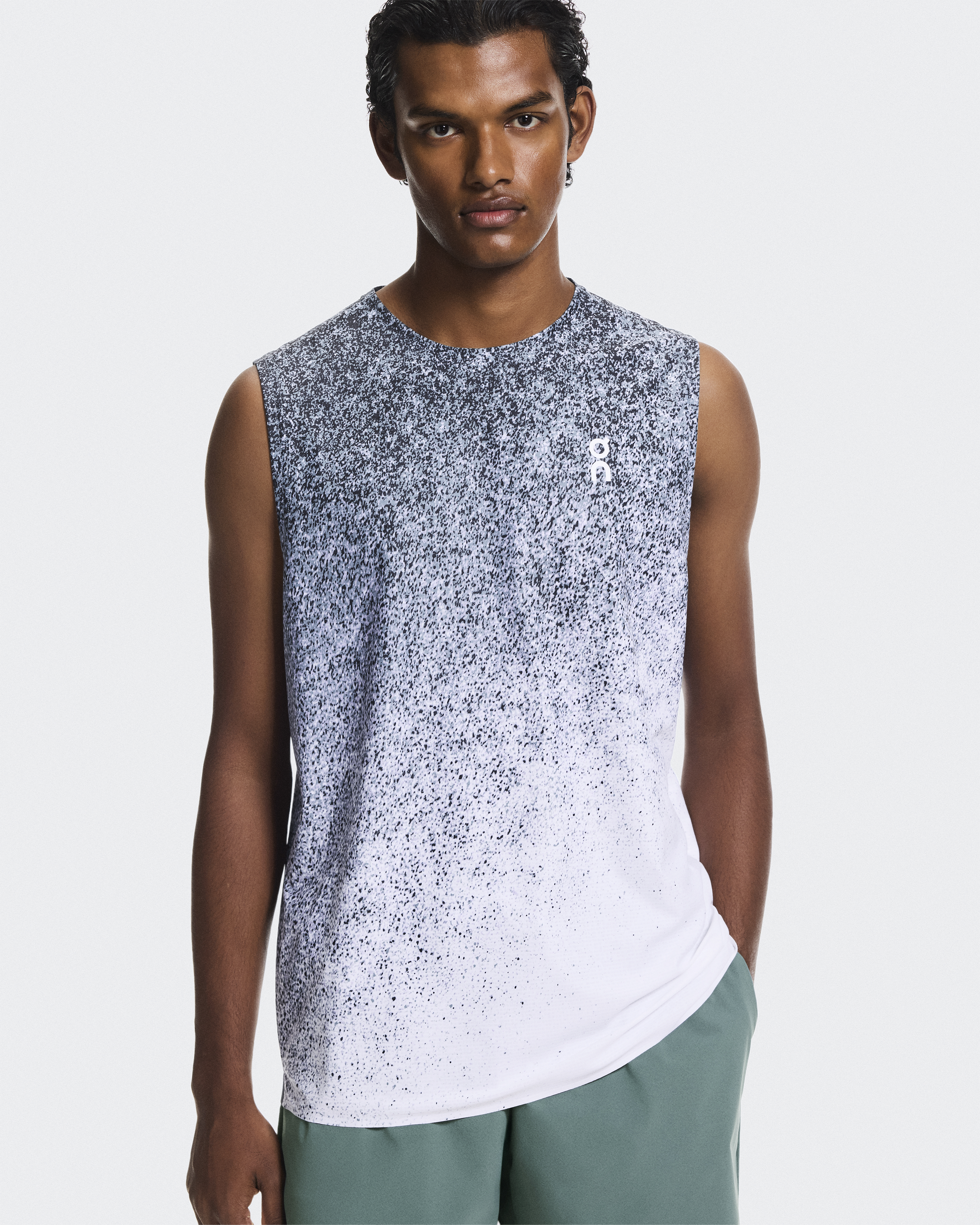 【新品】Court Tank Fade MINERAL /WHITE XS Men's Court Tank Fade | Thistle & White | On Canada