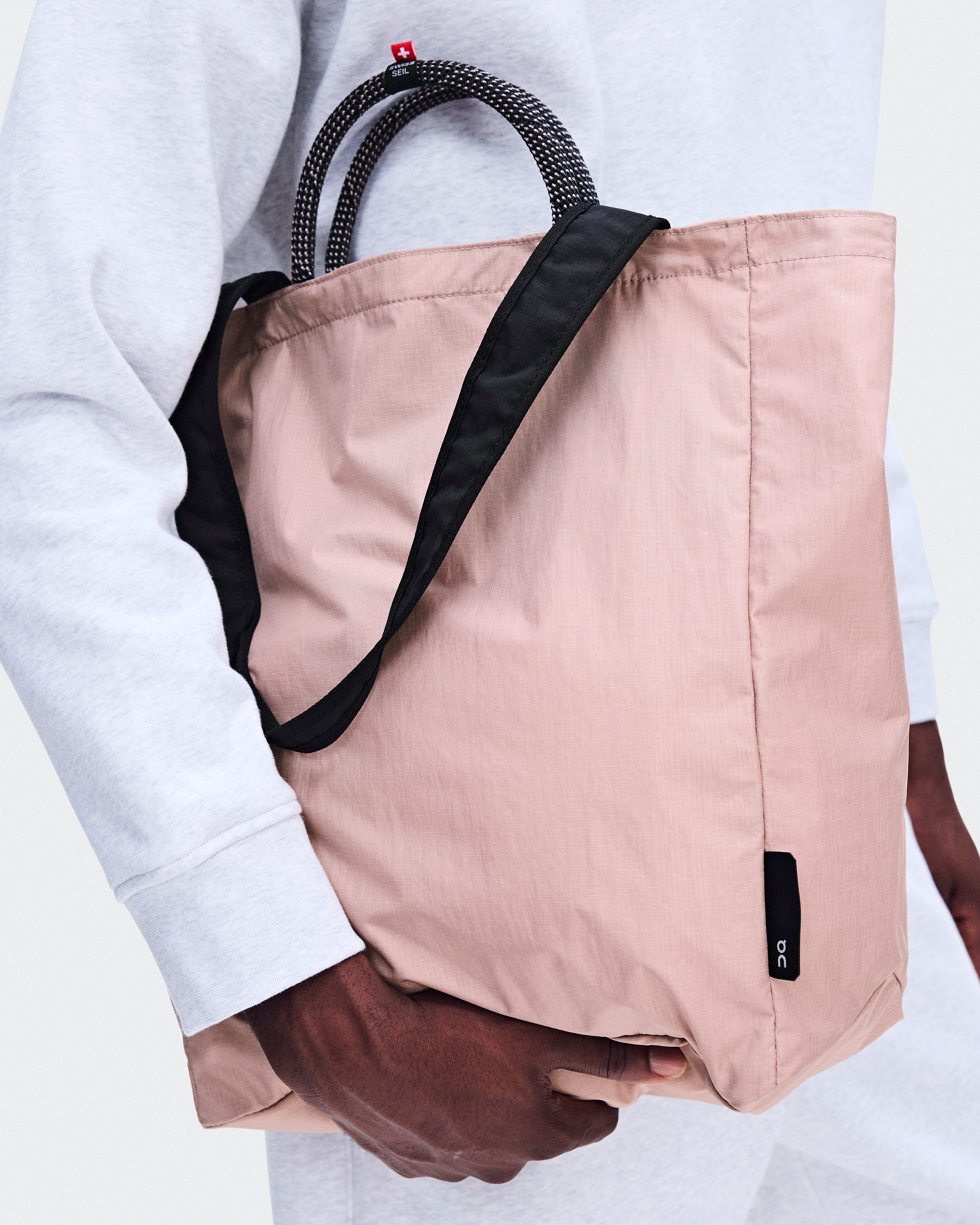 Tote Pack 25Lللجنسين / Biscuit | Black
