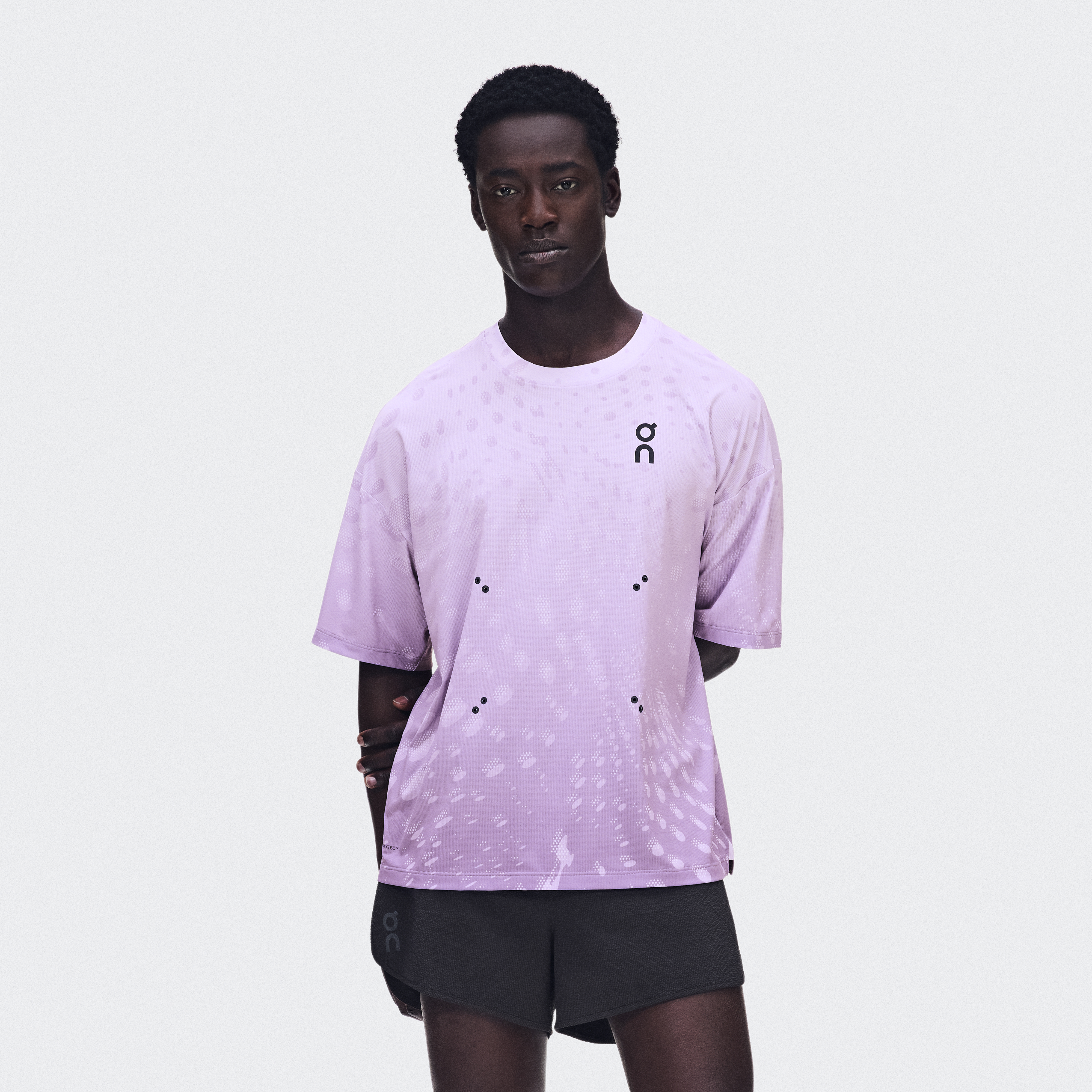 半袖ランニングTシャツ | 高機能トップス | On 日本