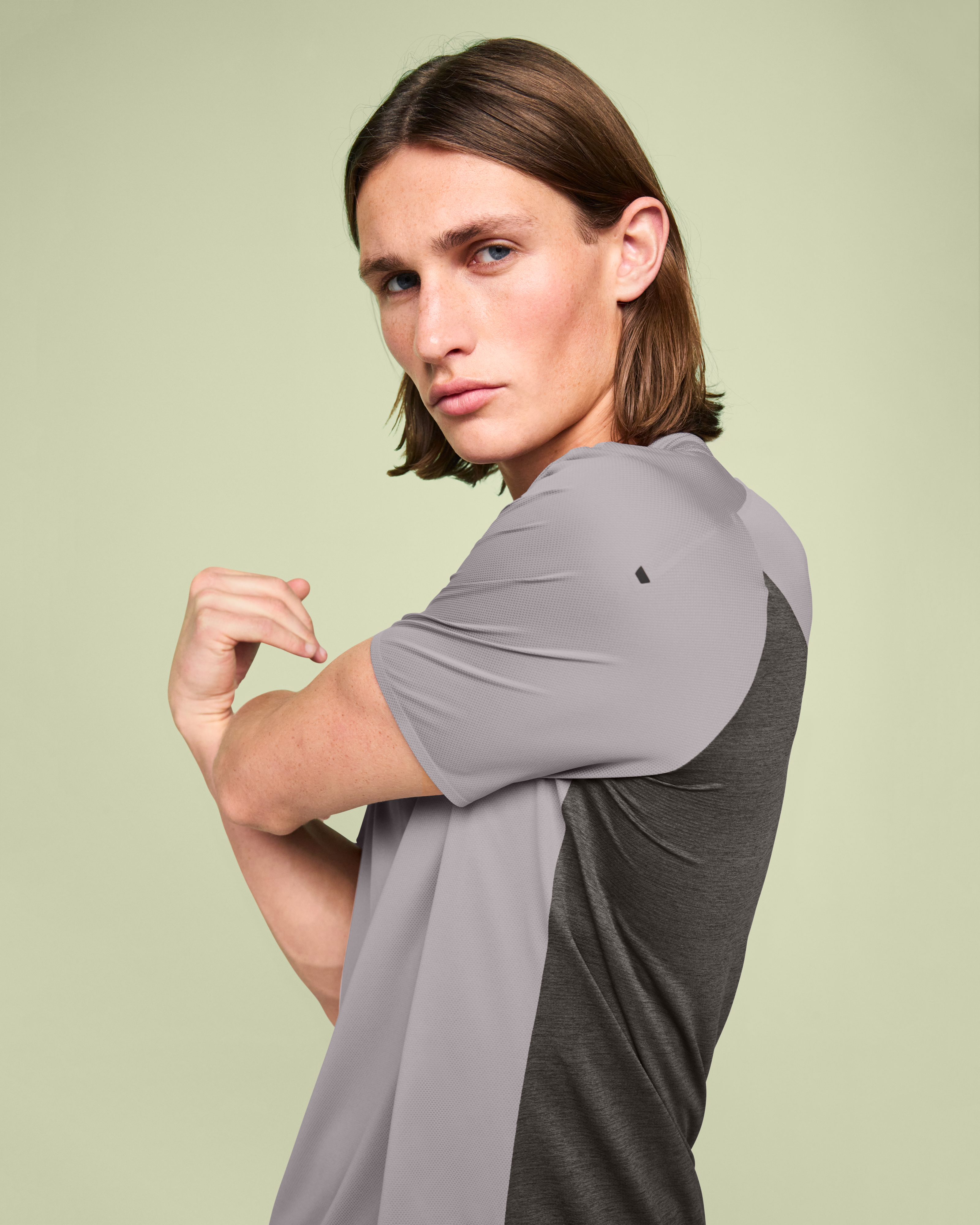 On Performance-T Zinc & Shadow Homme Hauts et t-shirts