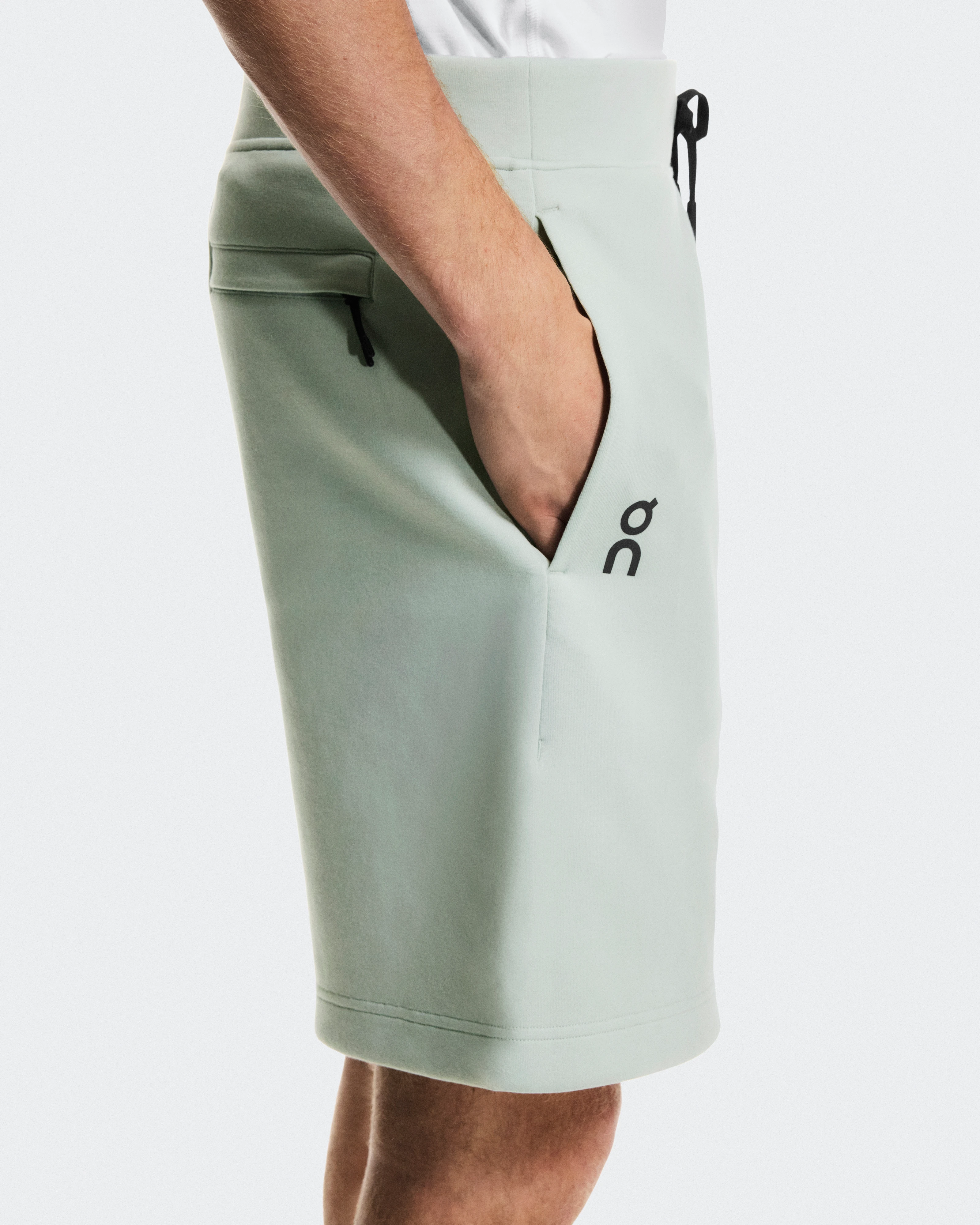 On Focus Tech Shorts Mineral Men Shorts