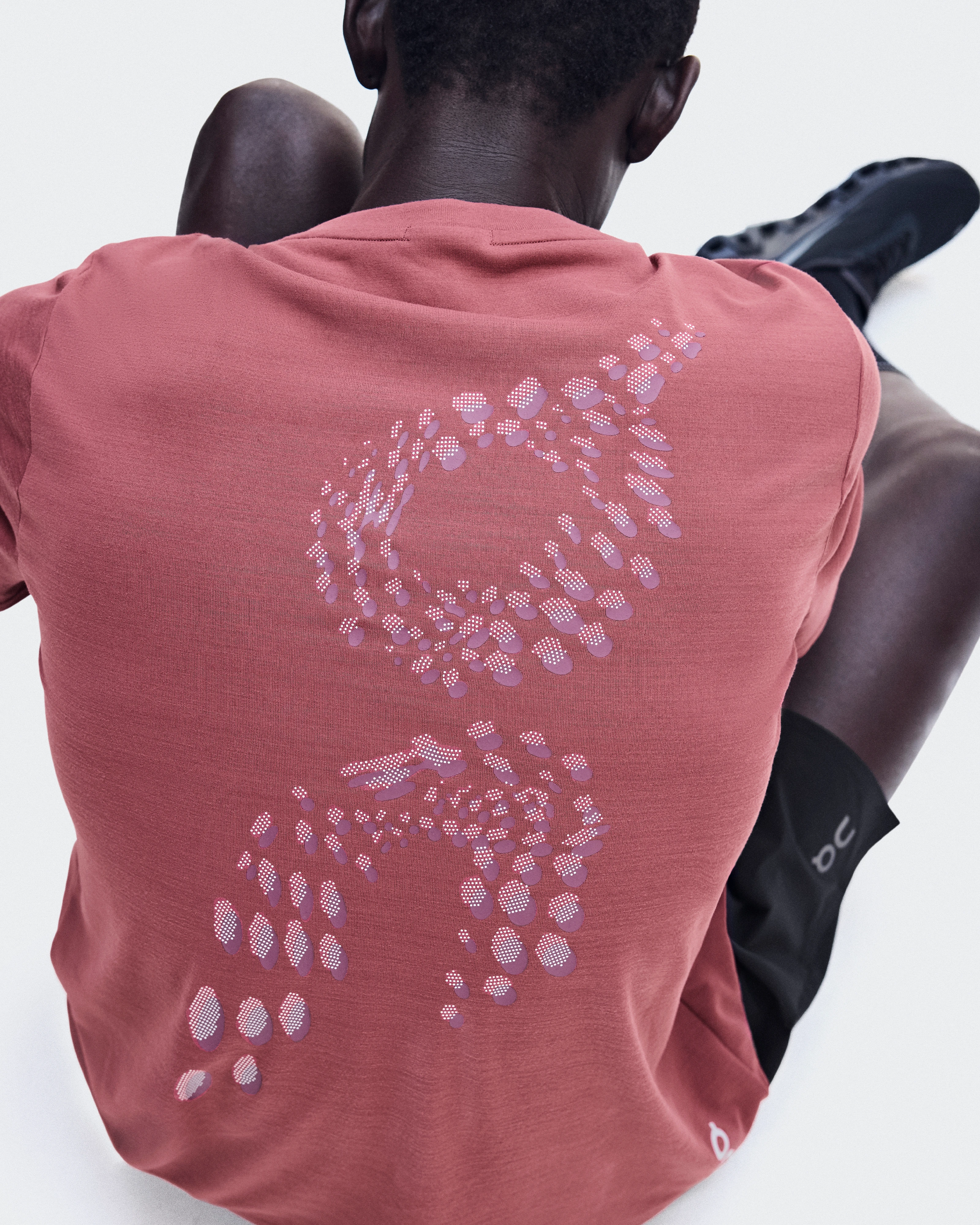On On Run-T Barberry Homme Hauts et t-shirts