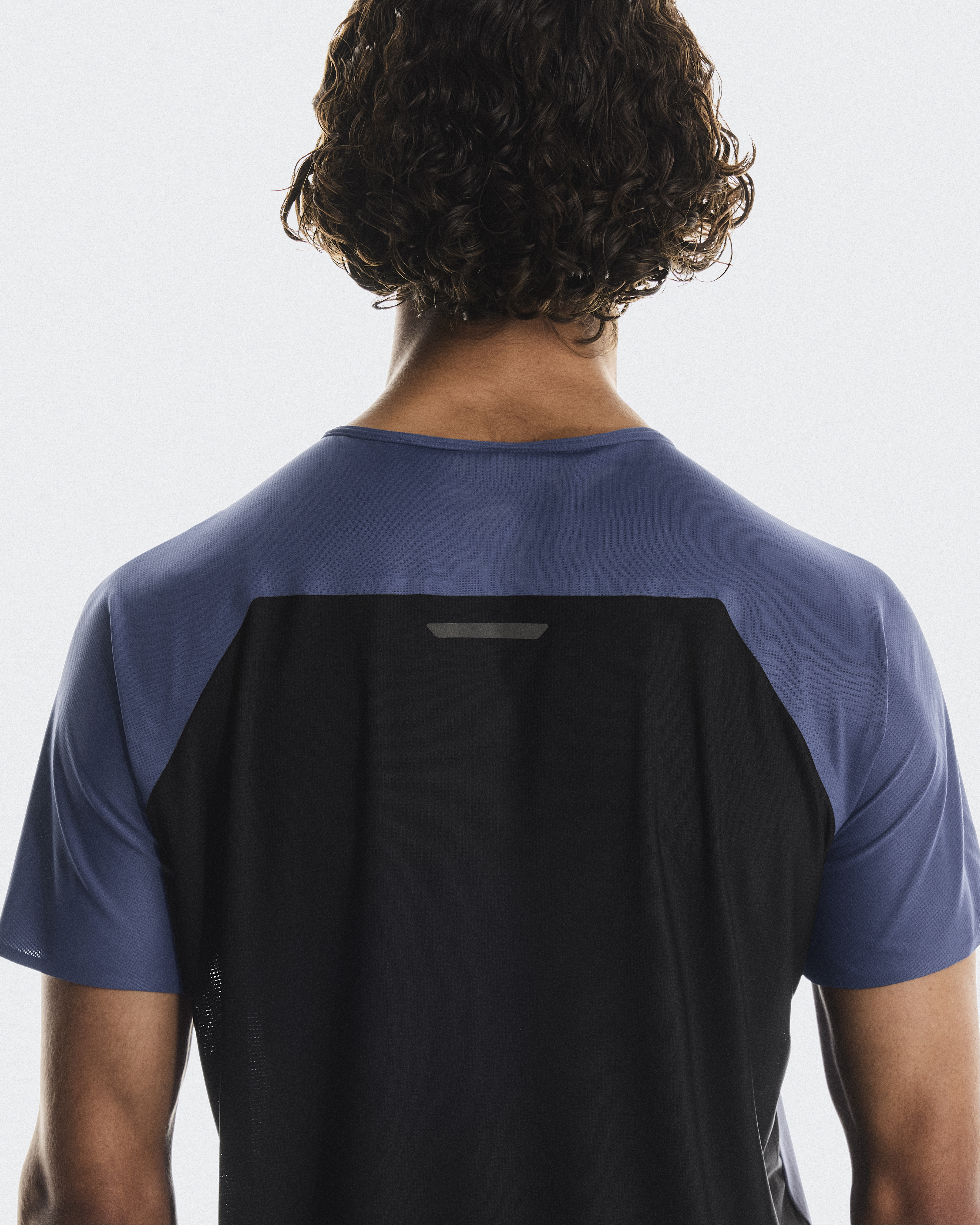 パフォーマンスT｜ハイテク素材で通気性抜群のメンズ ランニング