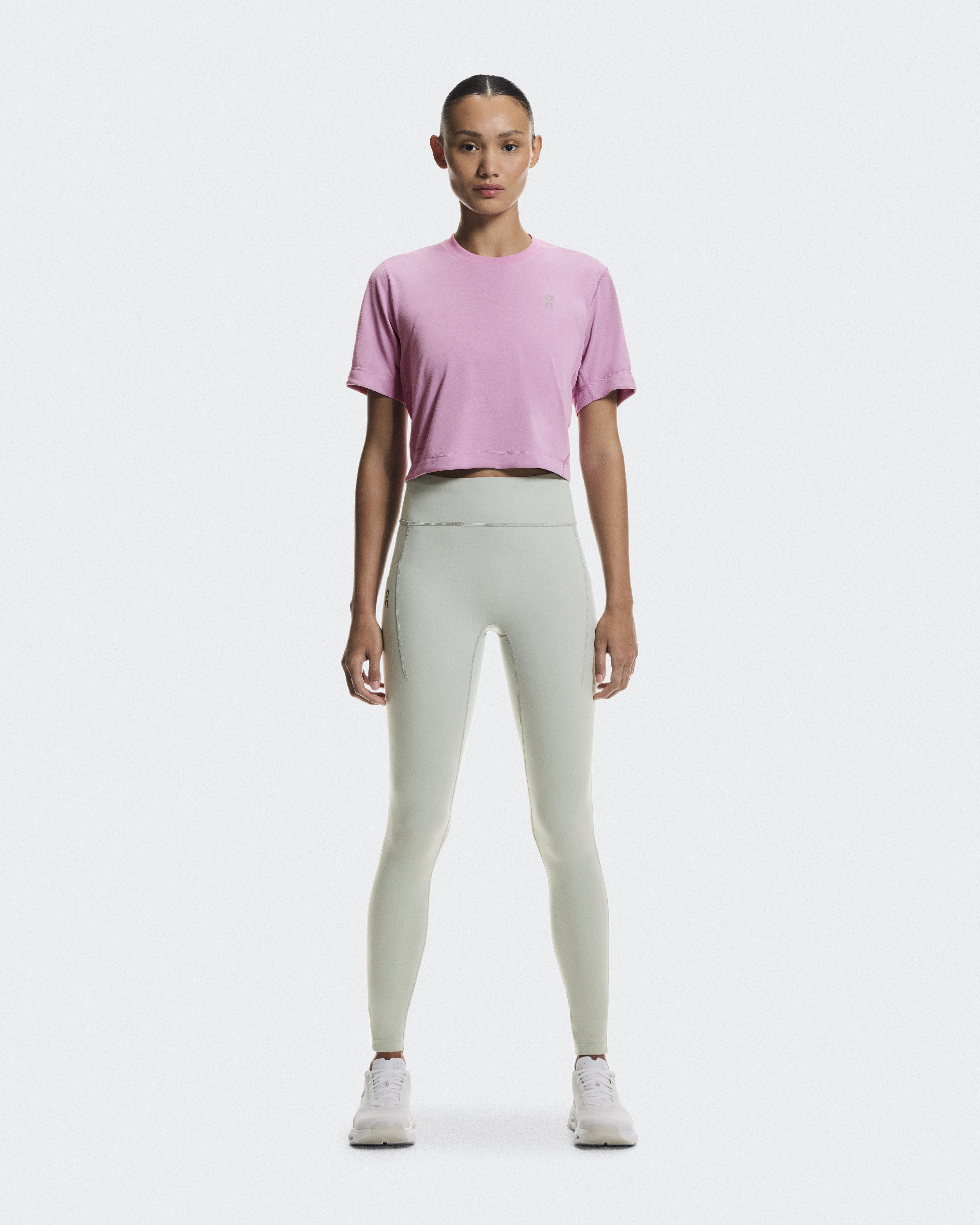 Train-T Crop Graphic Short-Sleeve Shirt in Sakura