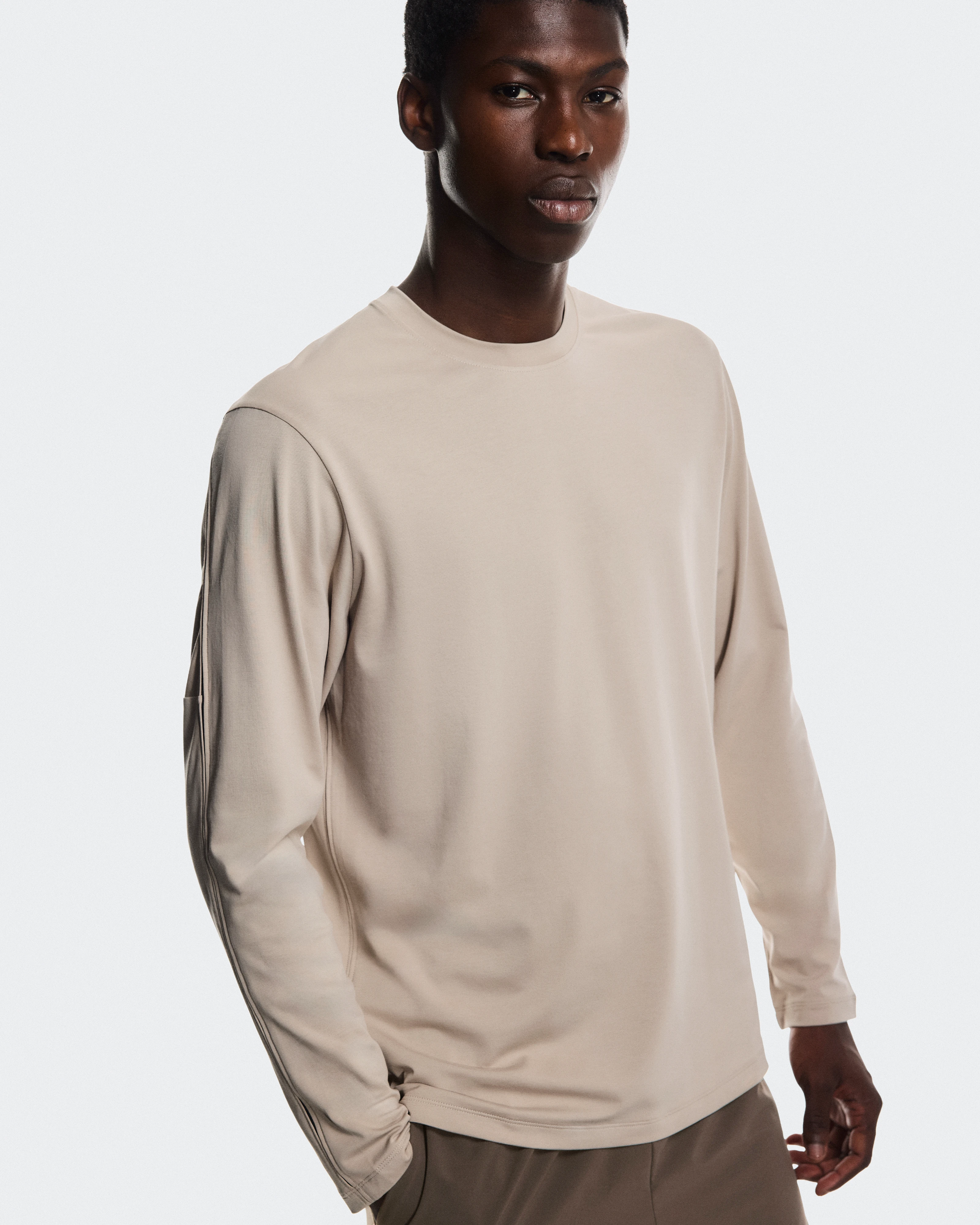 On Focus Long-T Desert Men Tops and t-shirts