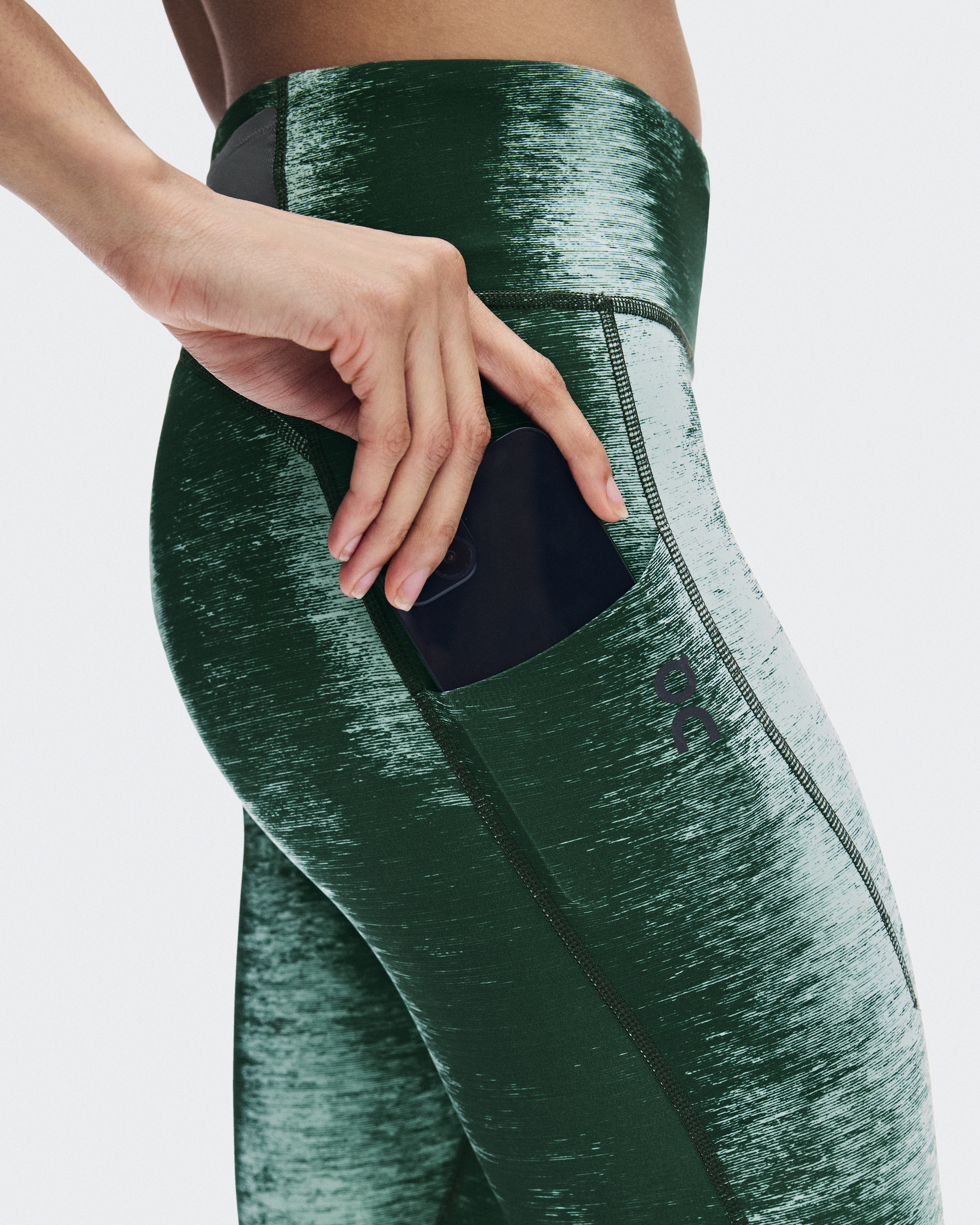 ウィメンズ Performance Tights Terra | グリーン | On 日本