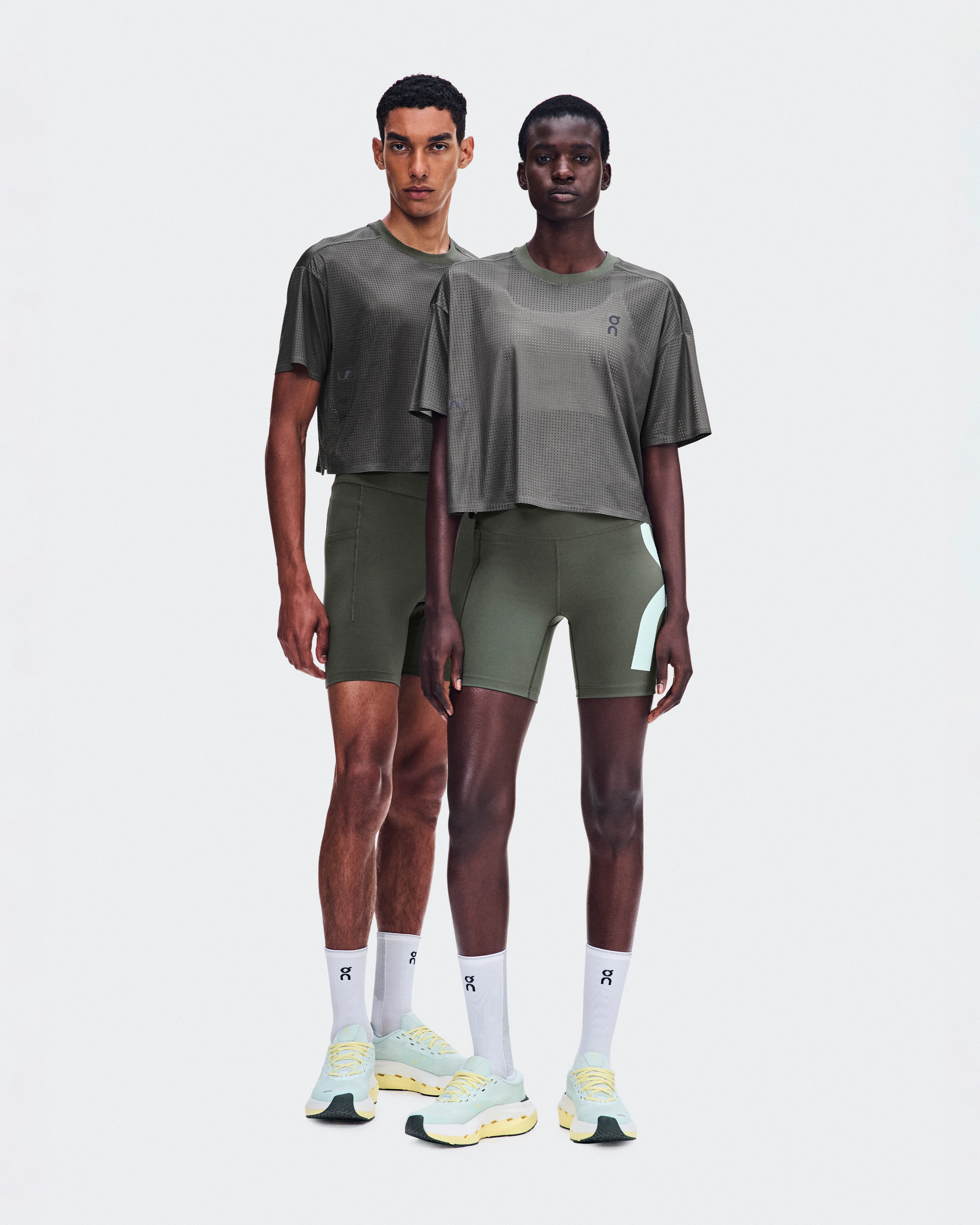 On Cropped Run-T LN1 Mire Unisex Tops and t-shirts