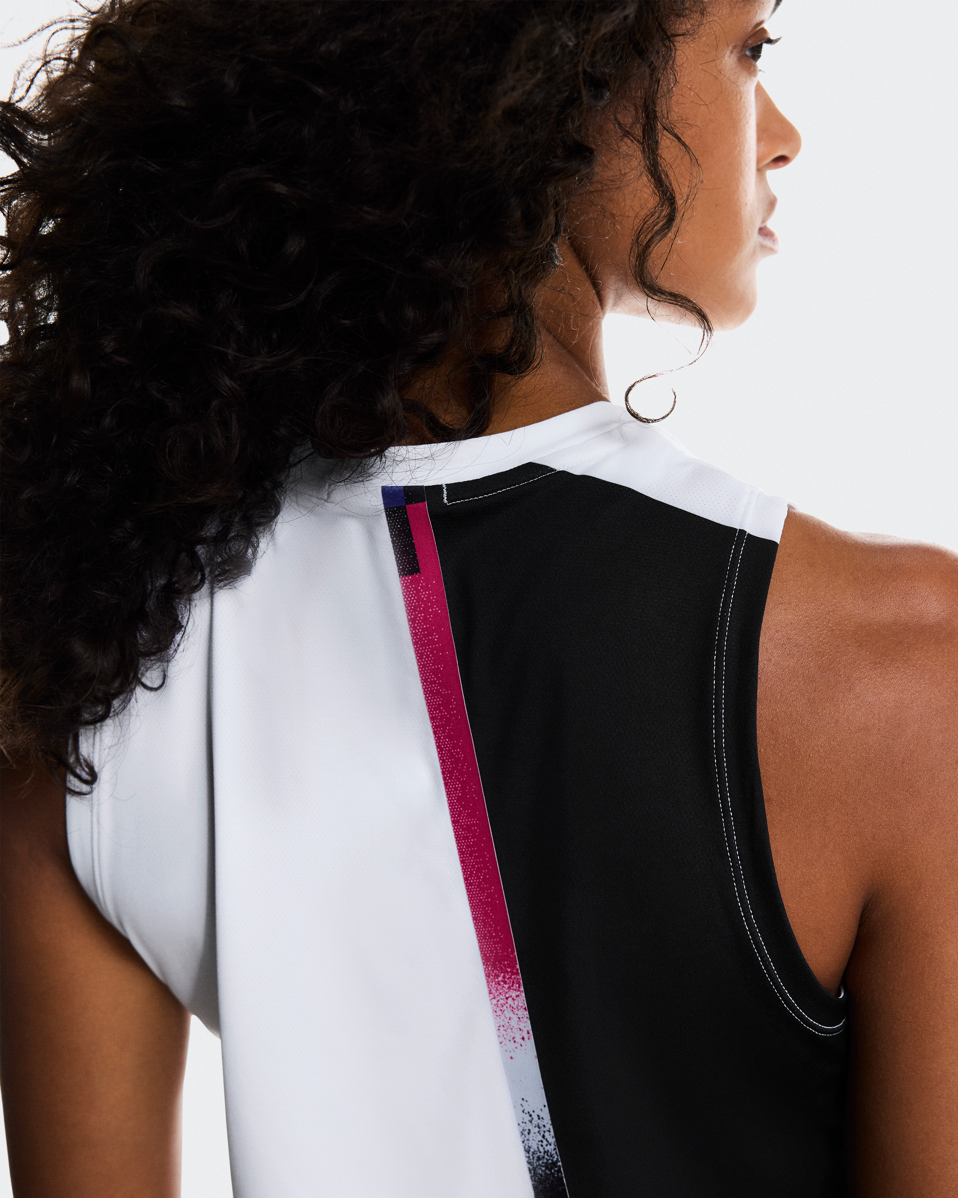 Court TankWomen / White | Black / L