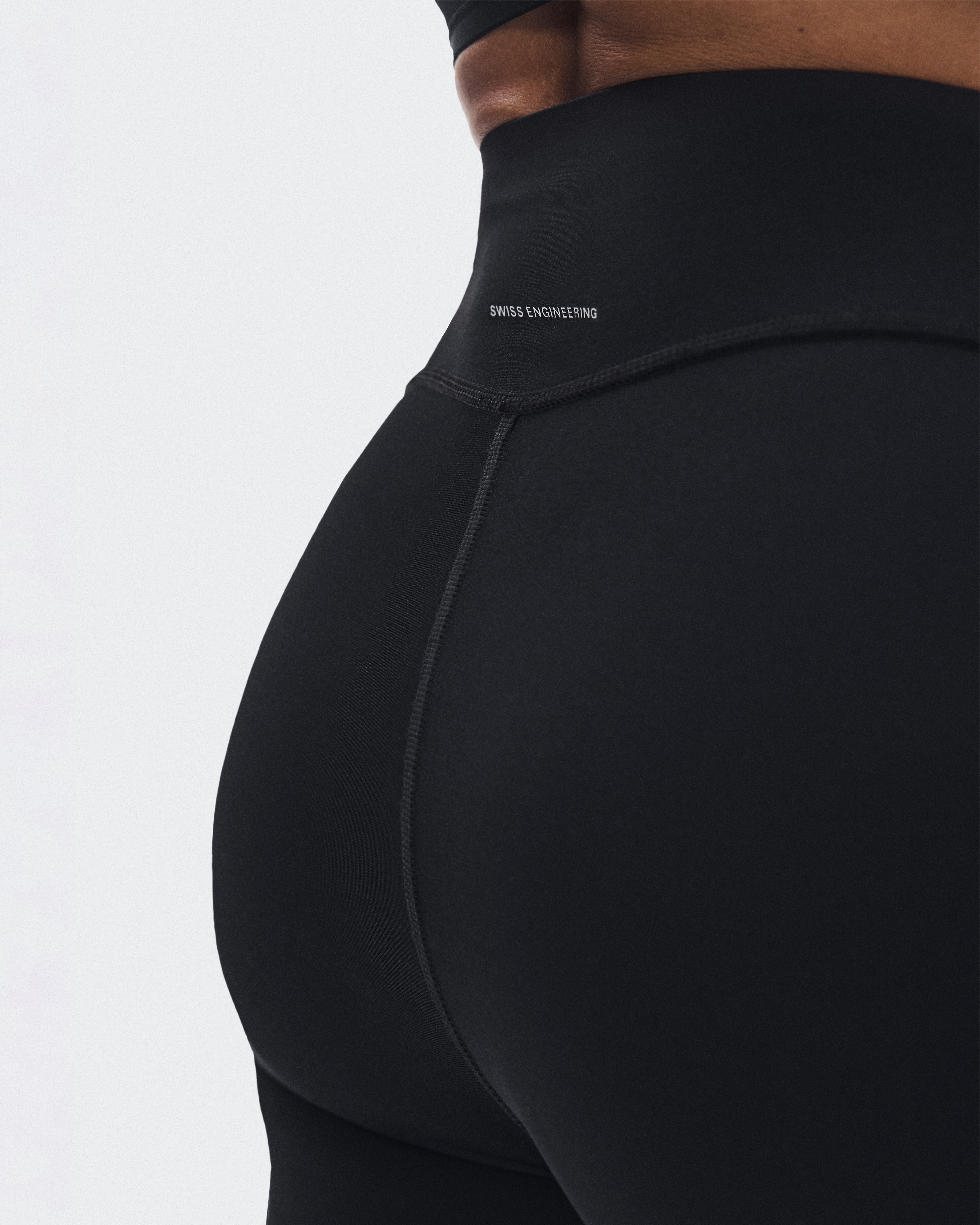 Women's Train Tights | Black | On United States