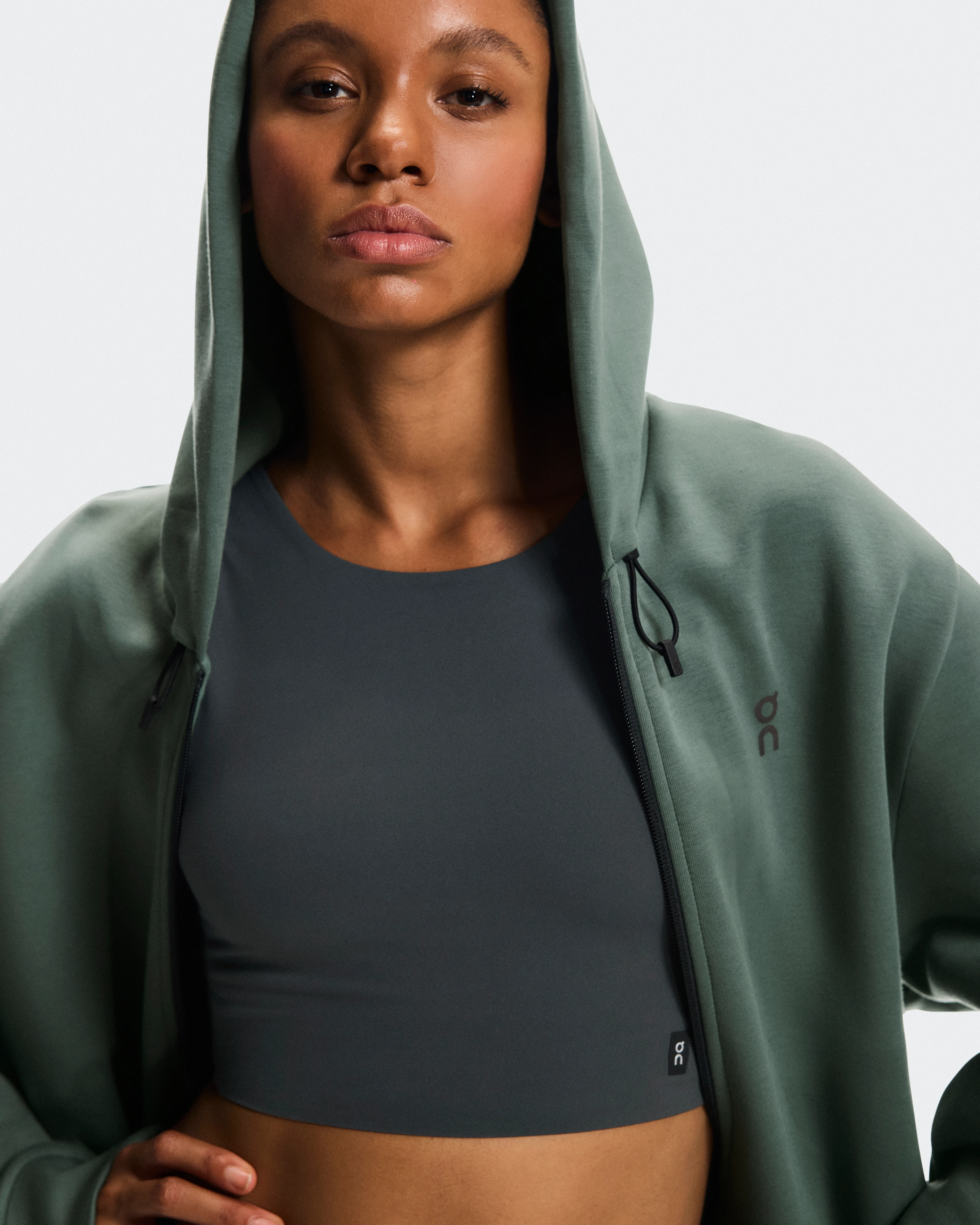 On Focus Tech Zip Hoodie Olive Mujer Sudaderas con y sin capucha