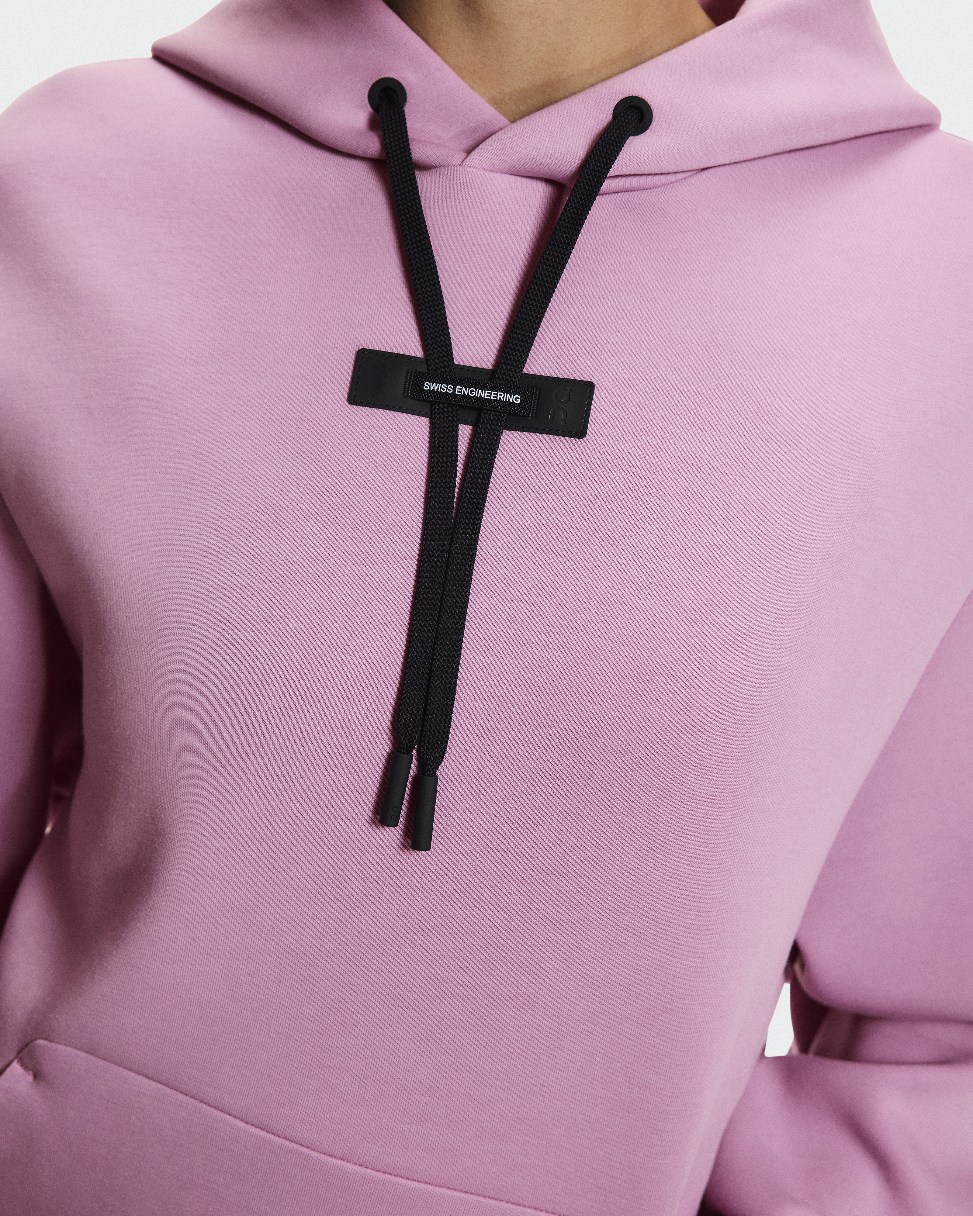 ウィメンズ Focus Tech Hoodie | ピンク | On 日本