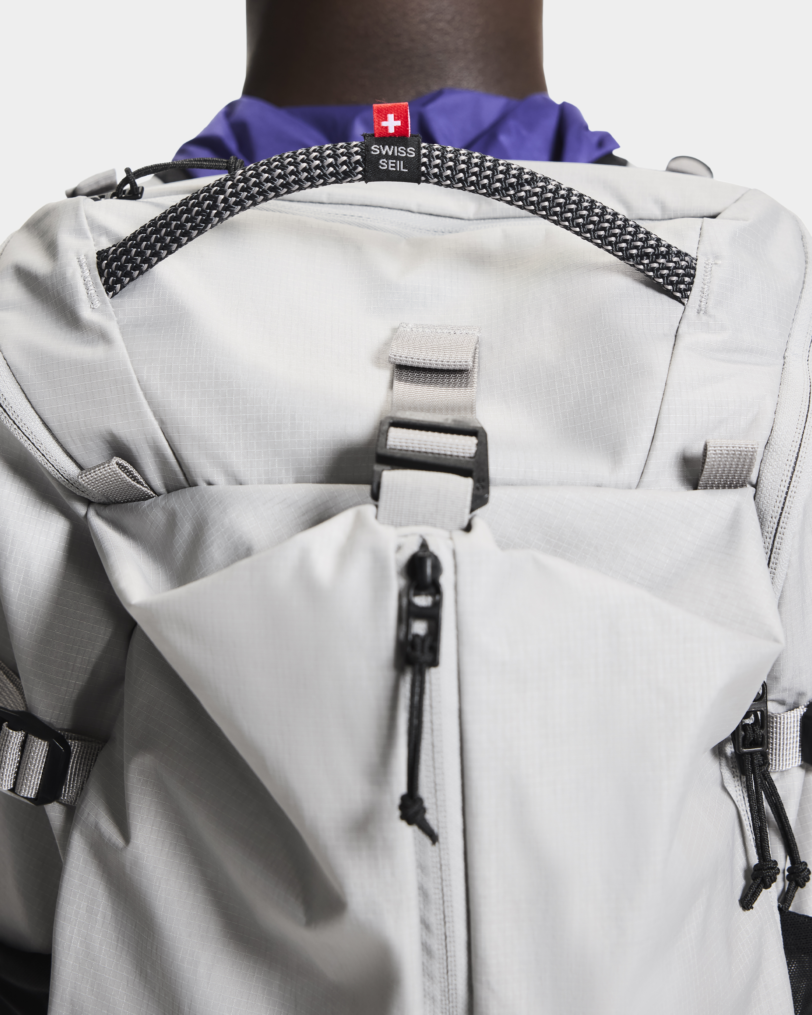 ON スピードパック 30L グレー Speed Pack 30L | グレー & ブラック | On 日本