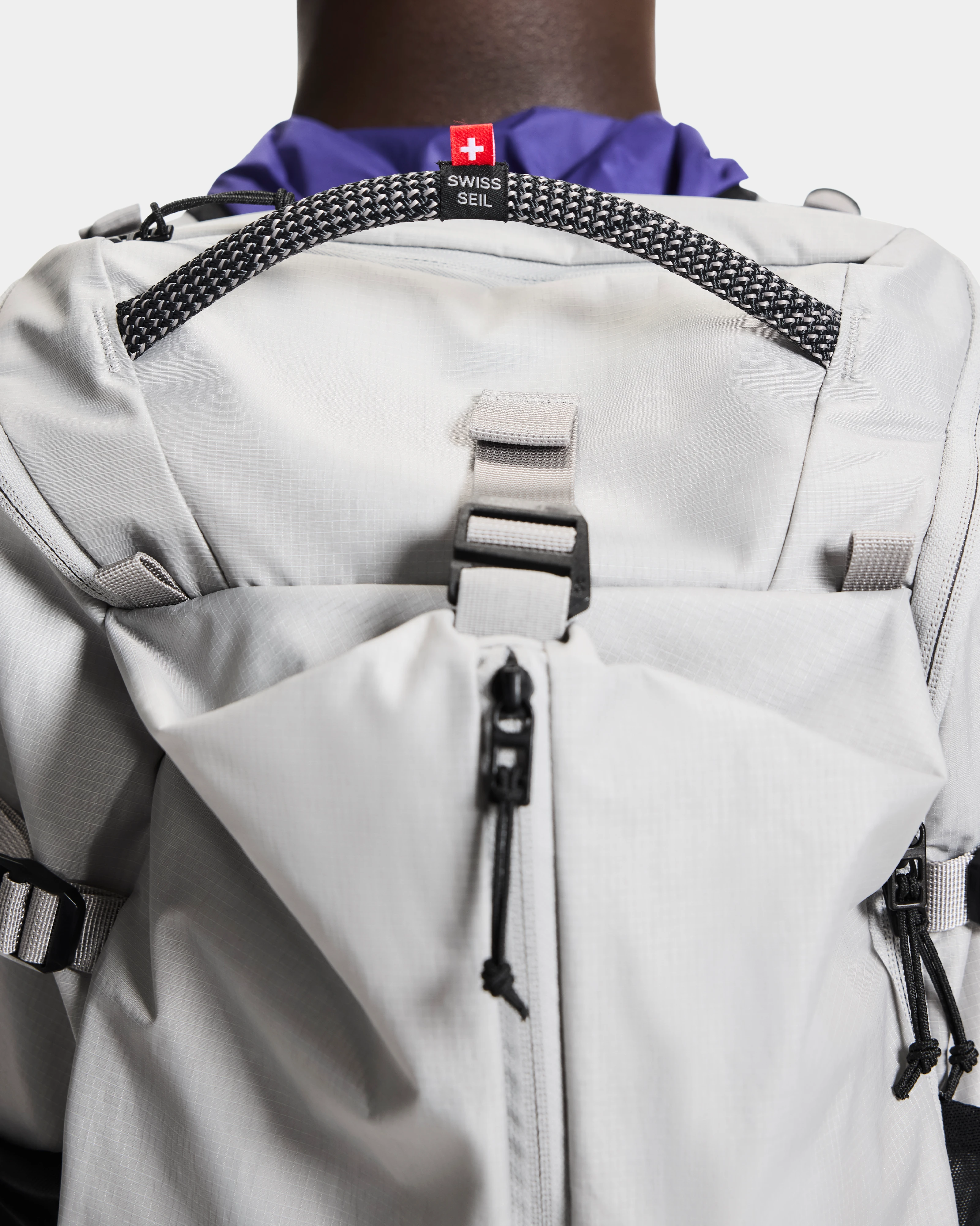 On Speed Pack 30L Glacier & Black オールジェンダー バッグ