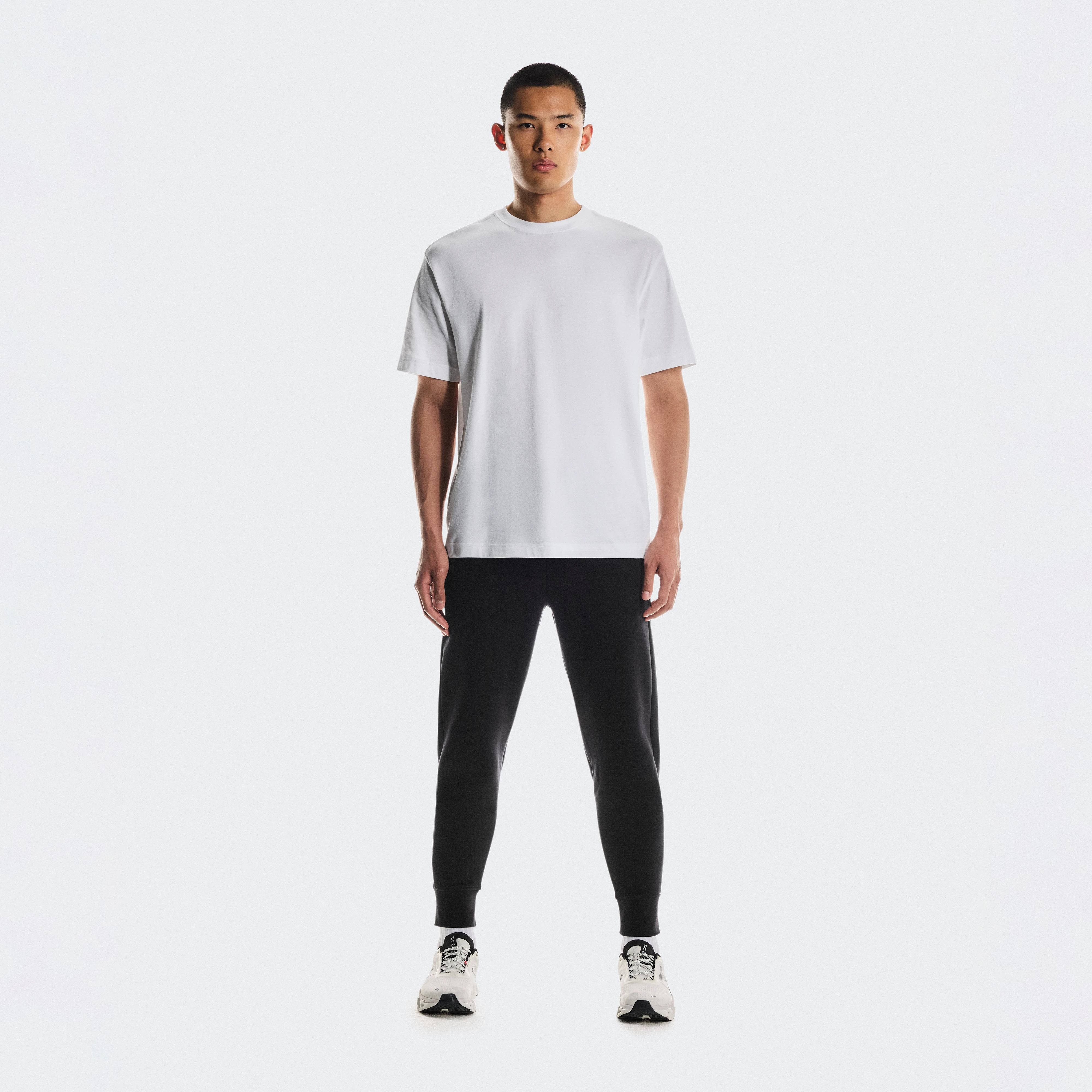 On Focus Tech Sweatpants Black Men Men – All-day wear, travel, training Pants