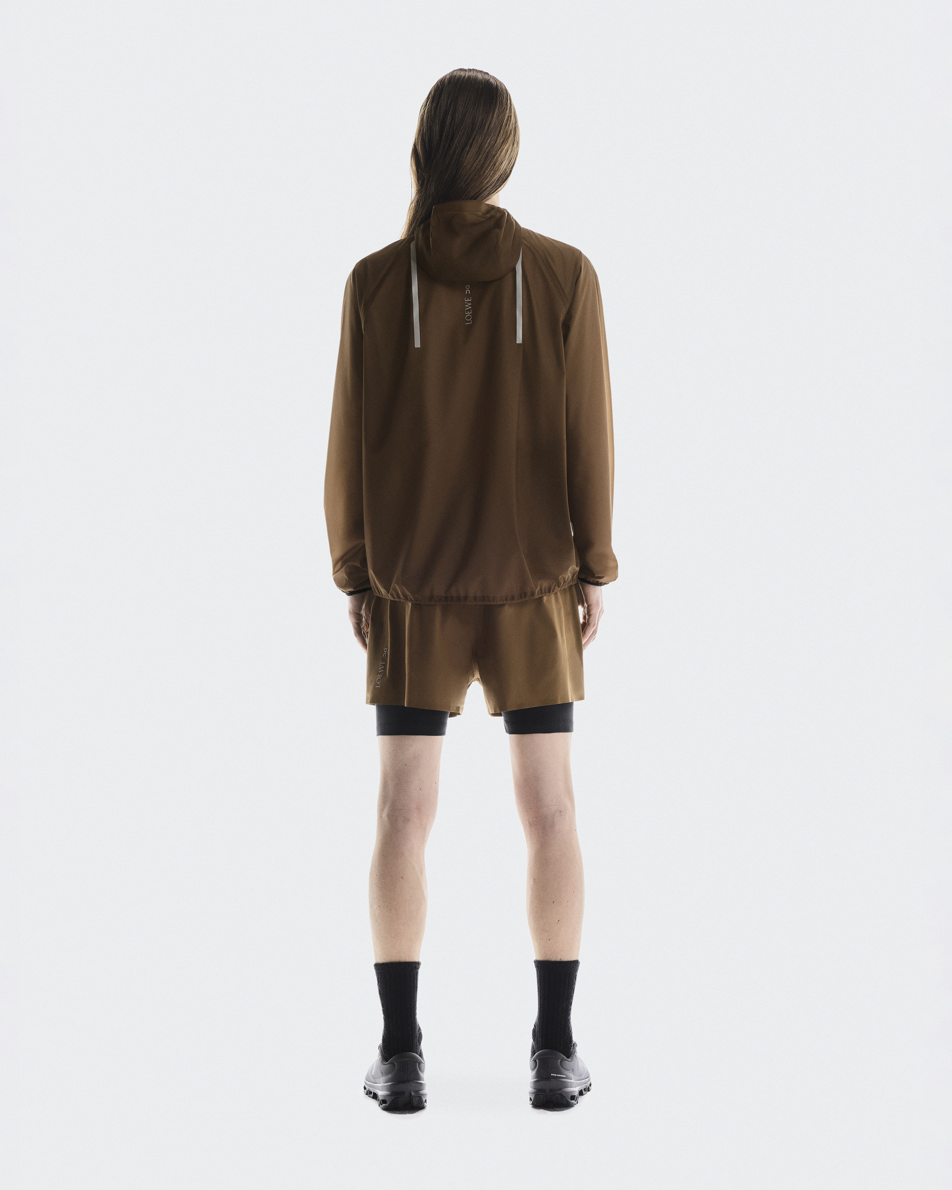 ☆プロフ必読☆　新品　バッターニエ　ライトブラウン　トルコシルトラグ Ultra Jacket LOEWE | ブラウン | On 日本