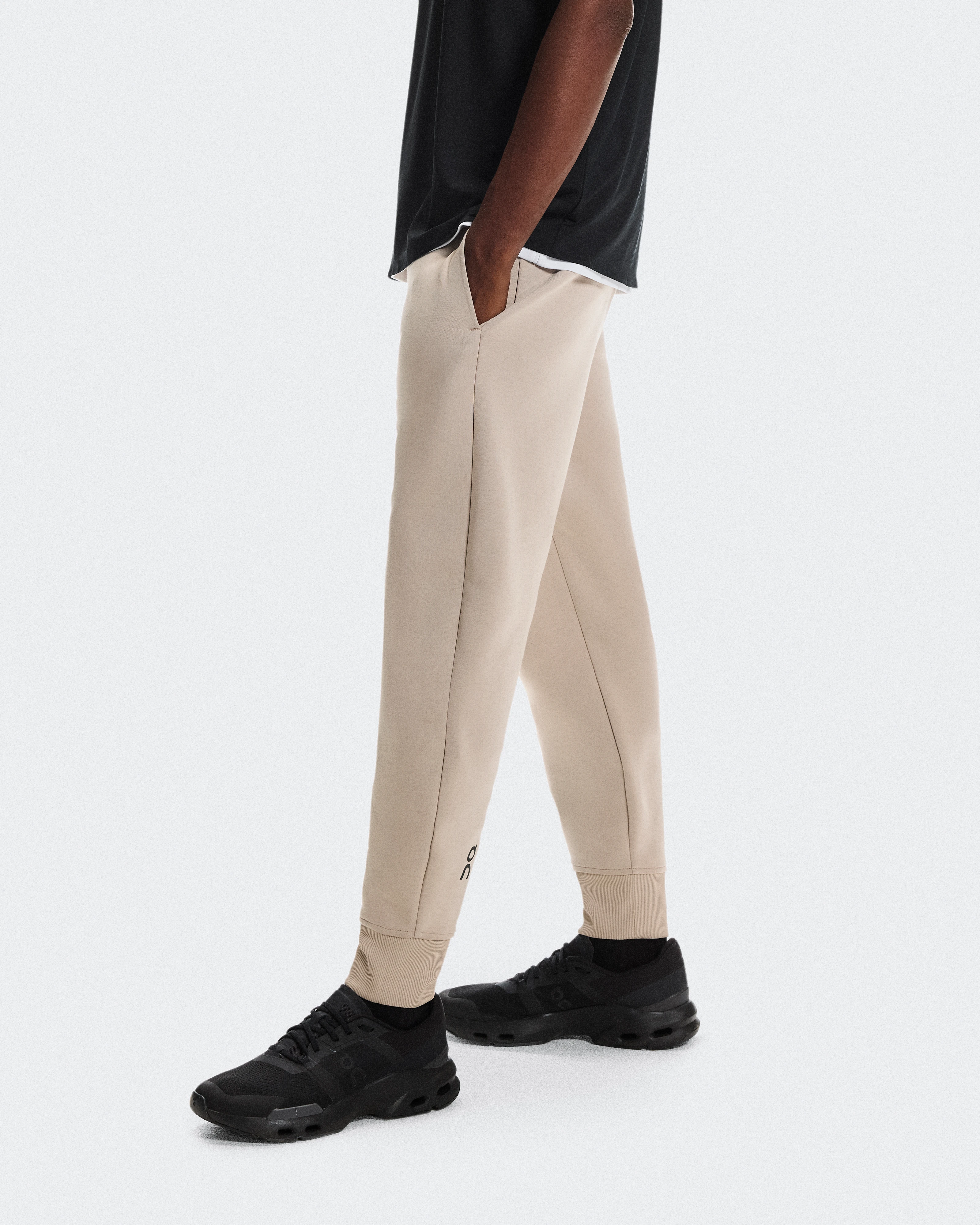 On Focus Tech Sweatpants Desert Homme Pantalons
