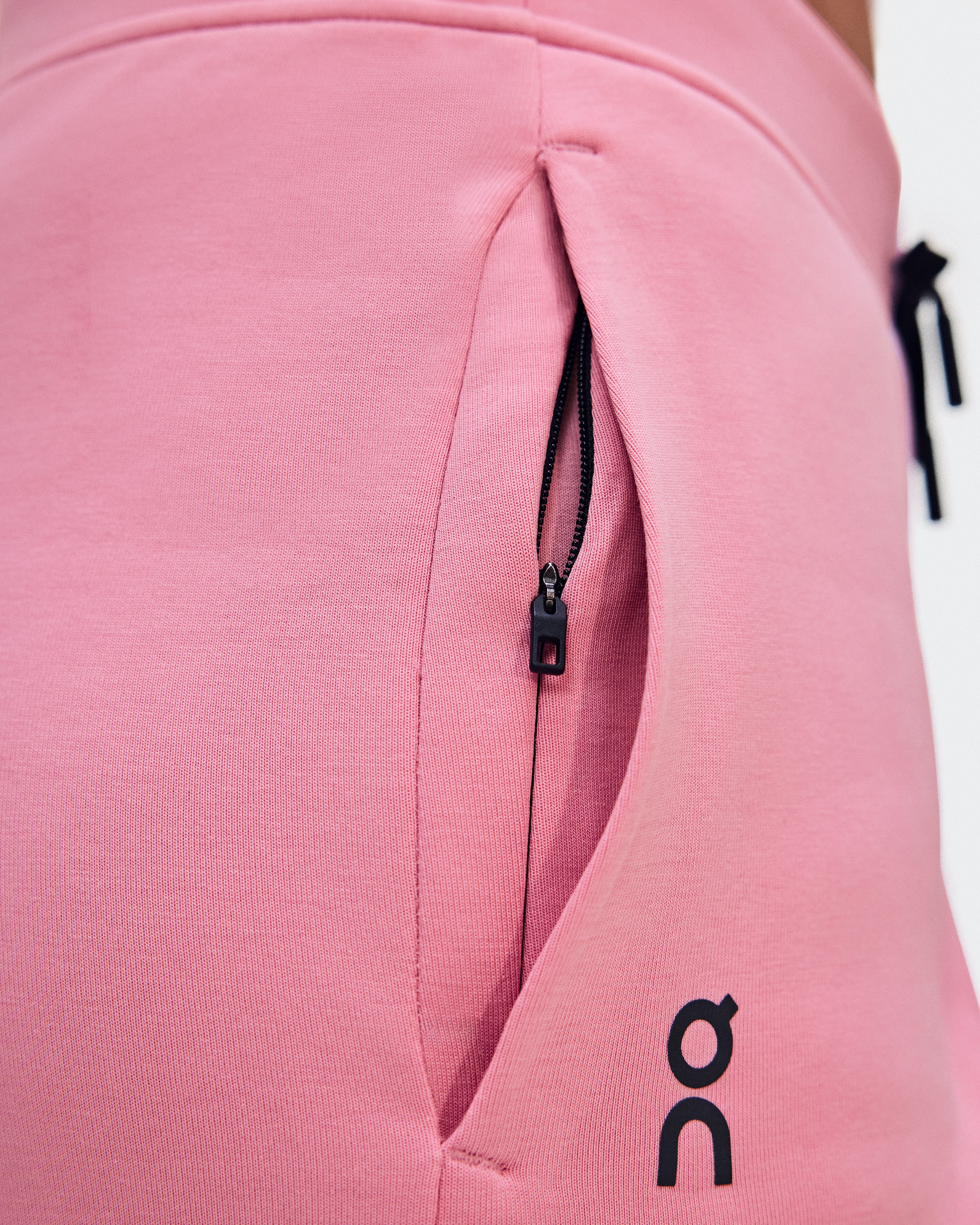 On Focus Tech Sweatpants Magnolia Women Pants