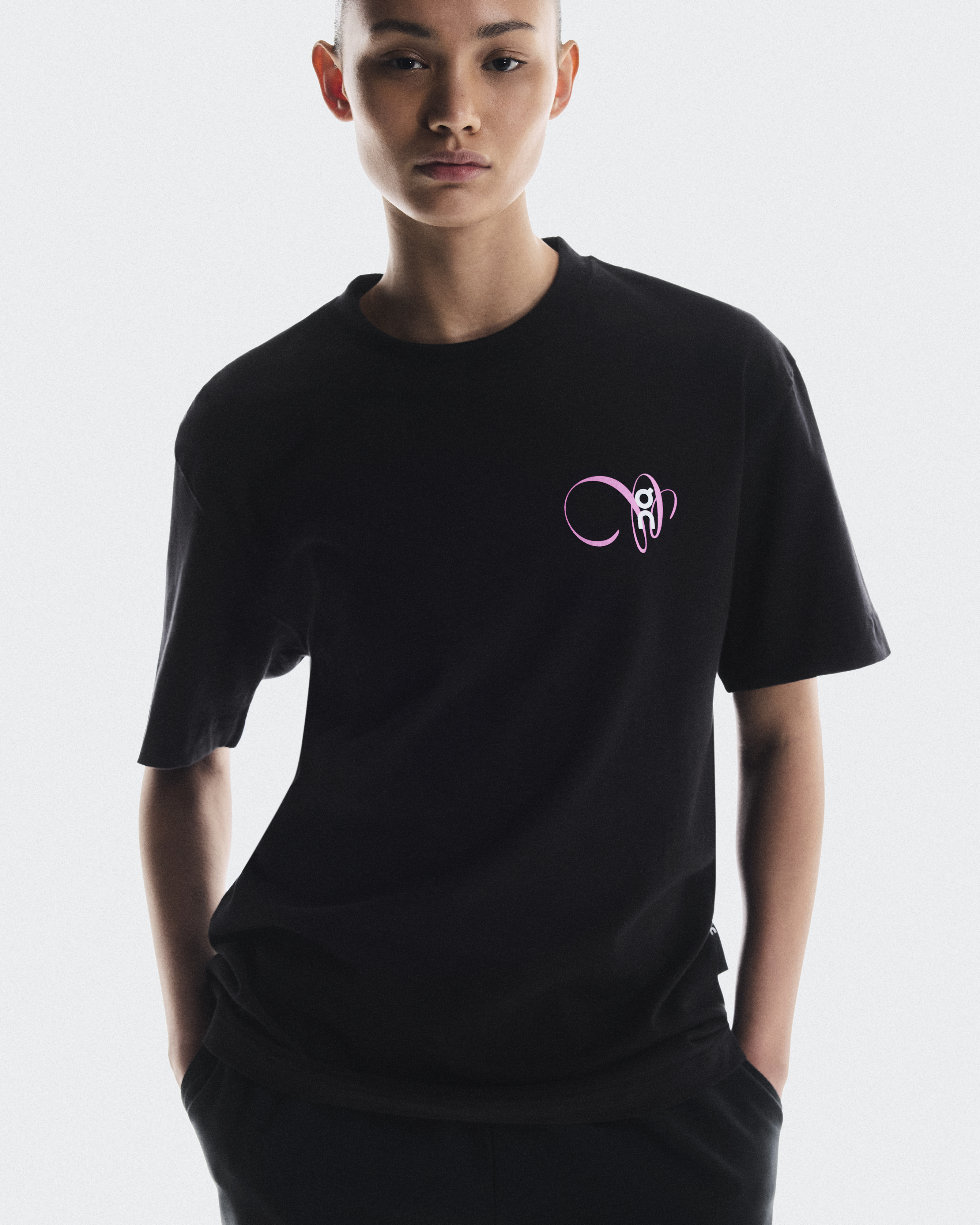 クラブT グラフィック | 上質なウィメンズ デイリーTシャツ | On
