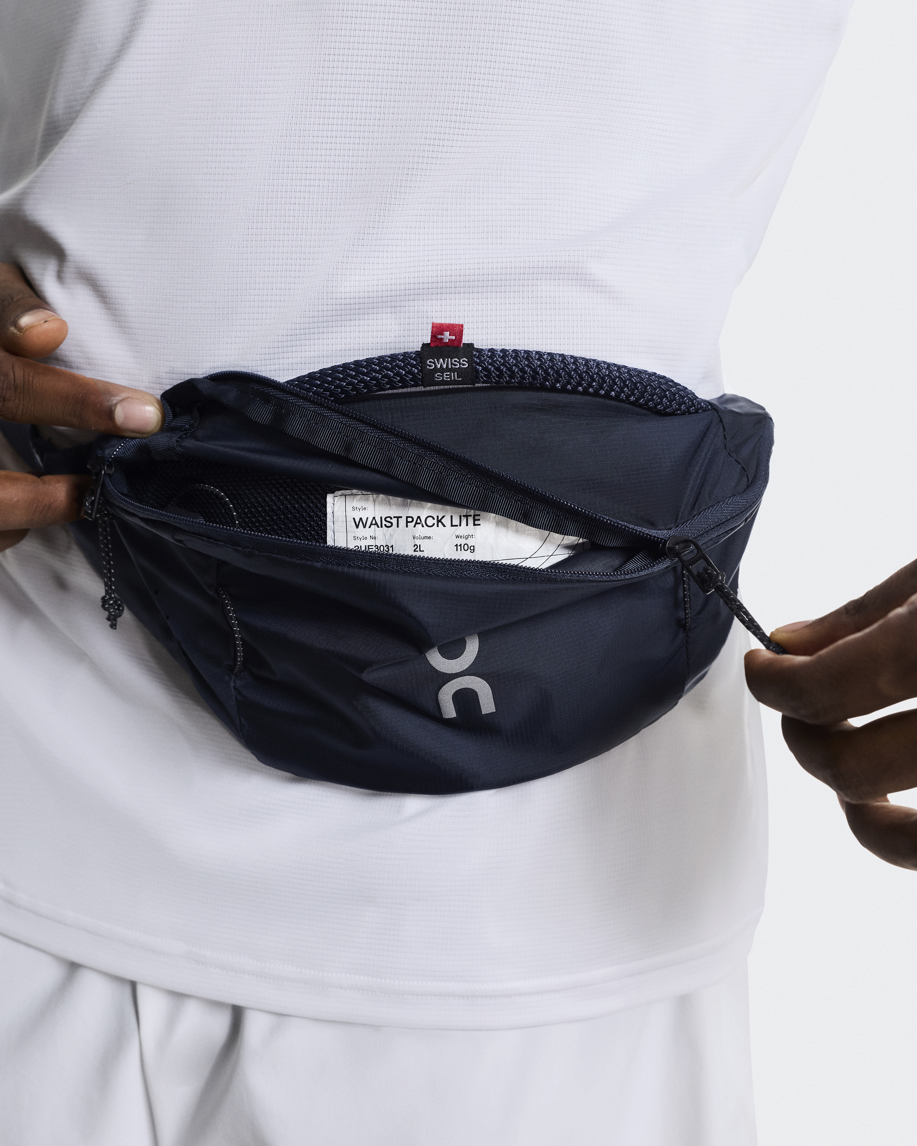 On オン Waist Pack 2L Lite ウエストポーチ ウエストパック 2L ライト | 必需品をすっきり収納できるウエスト