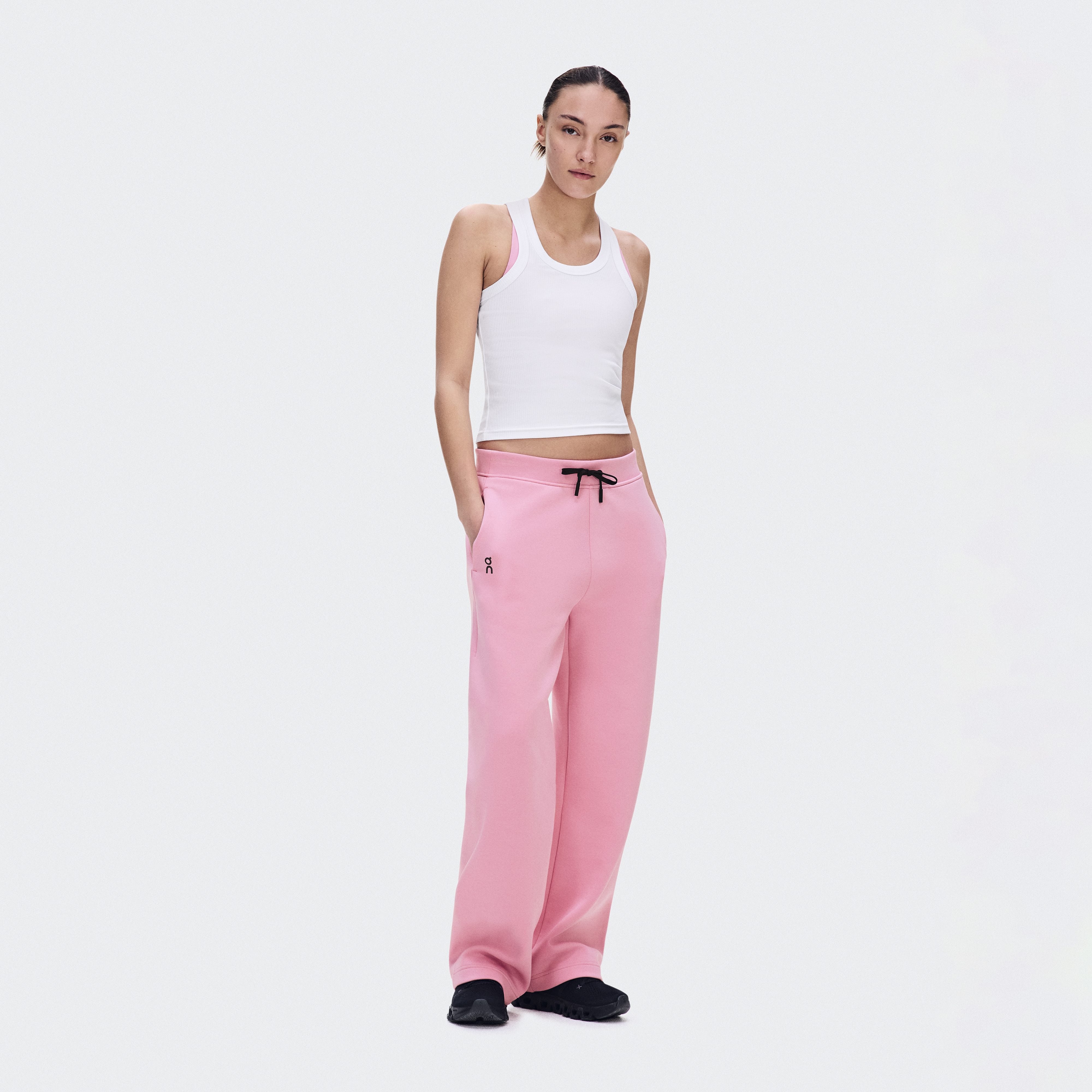 Focus Tech Sweatpants in Magnolia