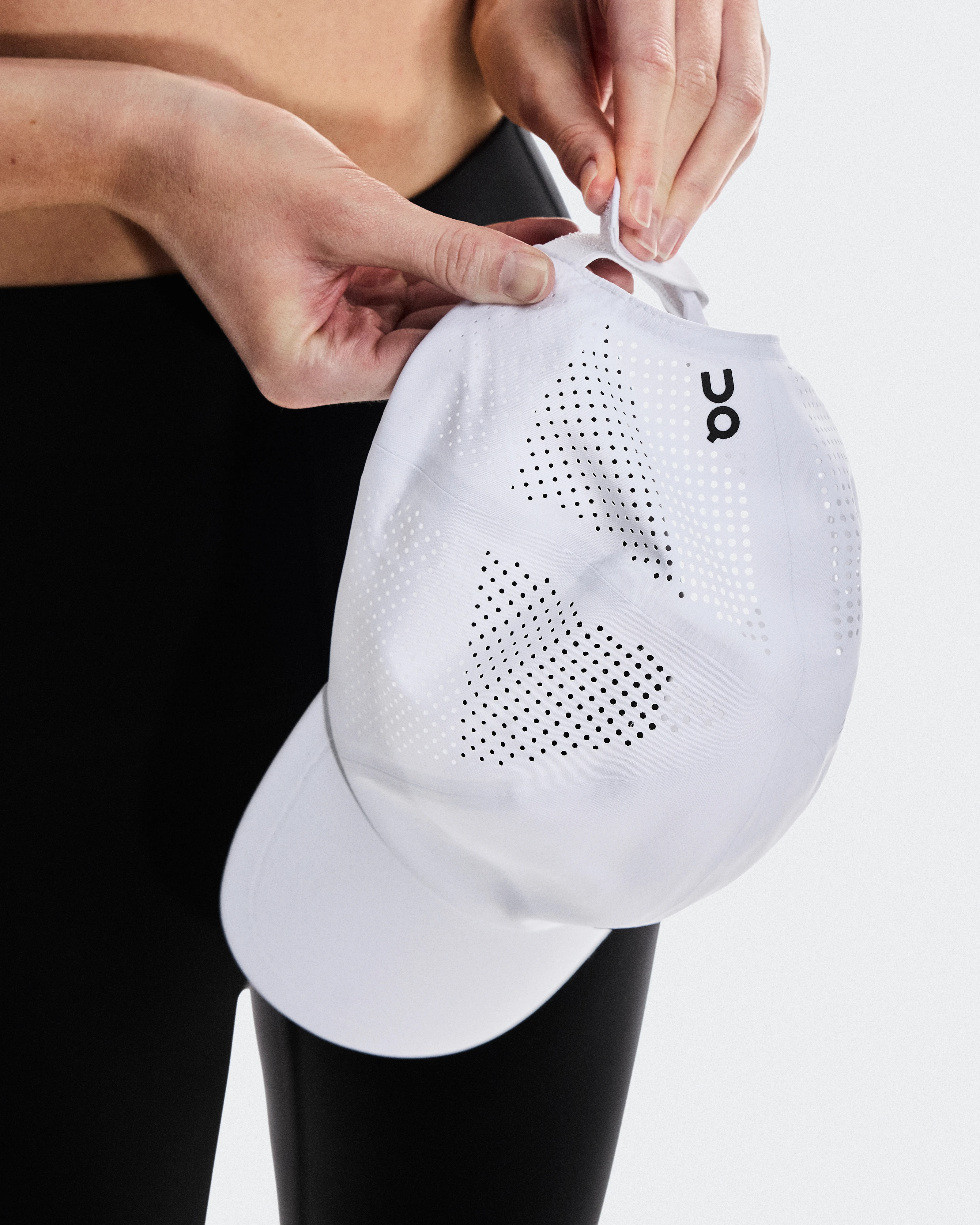 On Court Cap White & White Unisex Headwear