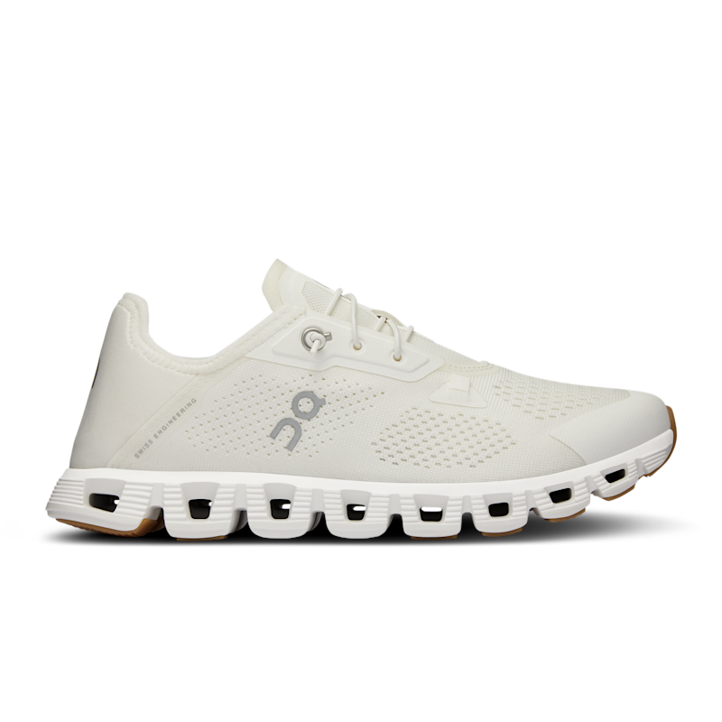 On Women's Cloud 5 Coast Lifestyle Shoe in Undyed/White, Size: 40.5, Recycled Polyester ️