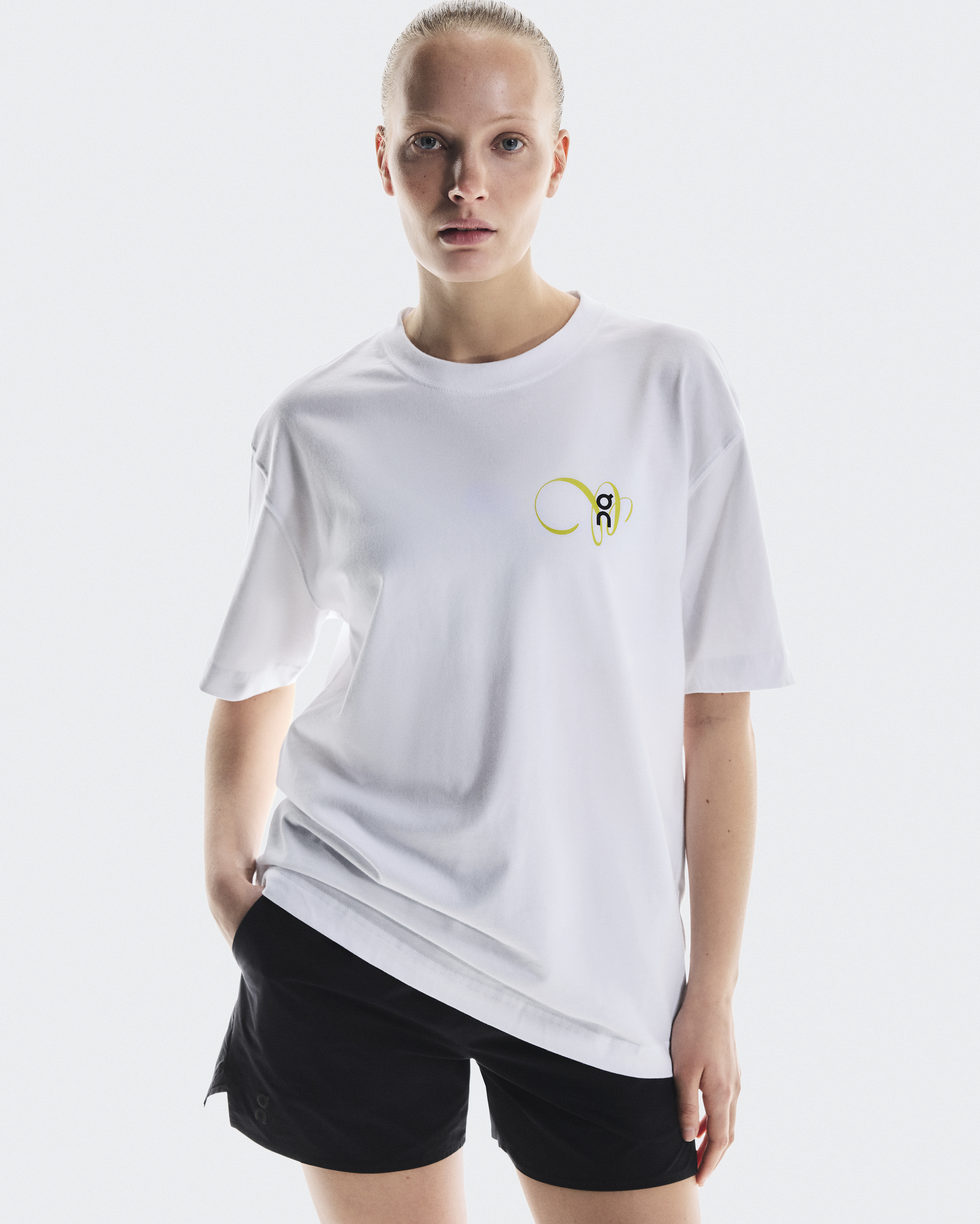 On オン　レディース　コンフォートTシャツ Women's Club-T Graphic | White | On Japan