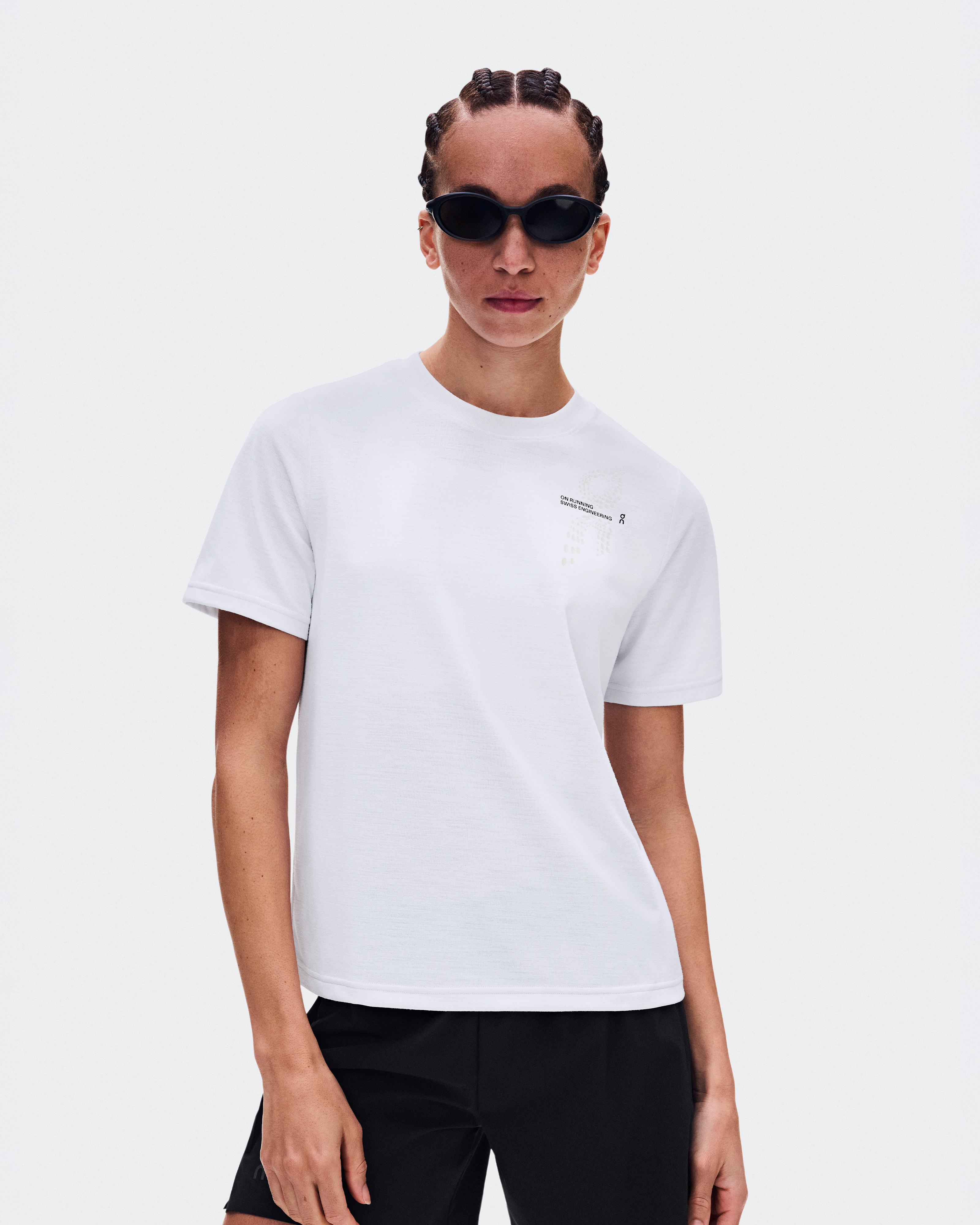 On Run-TWomen / White / M