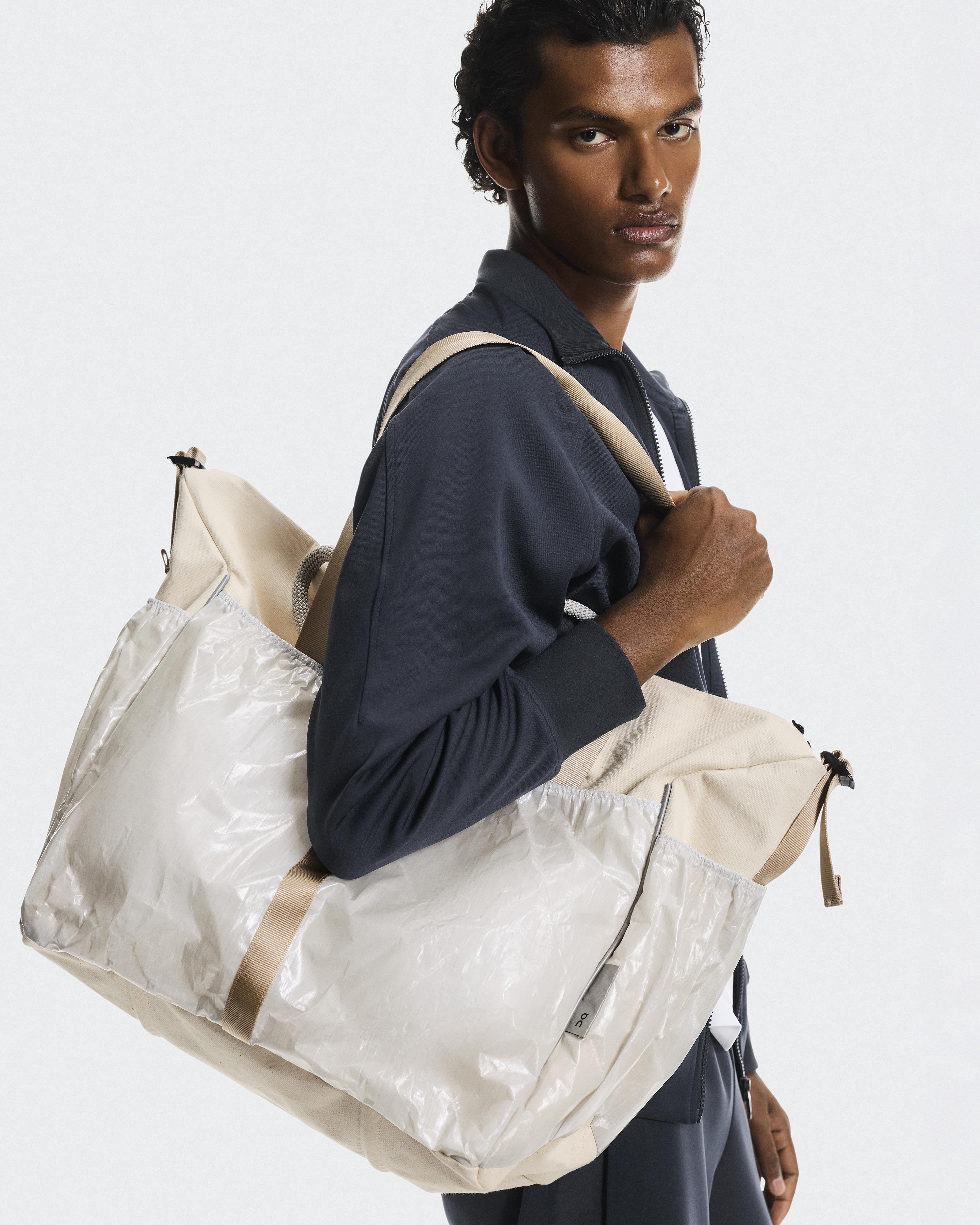Court Pack 40L | Beige & White | On United States