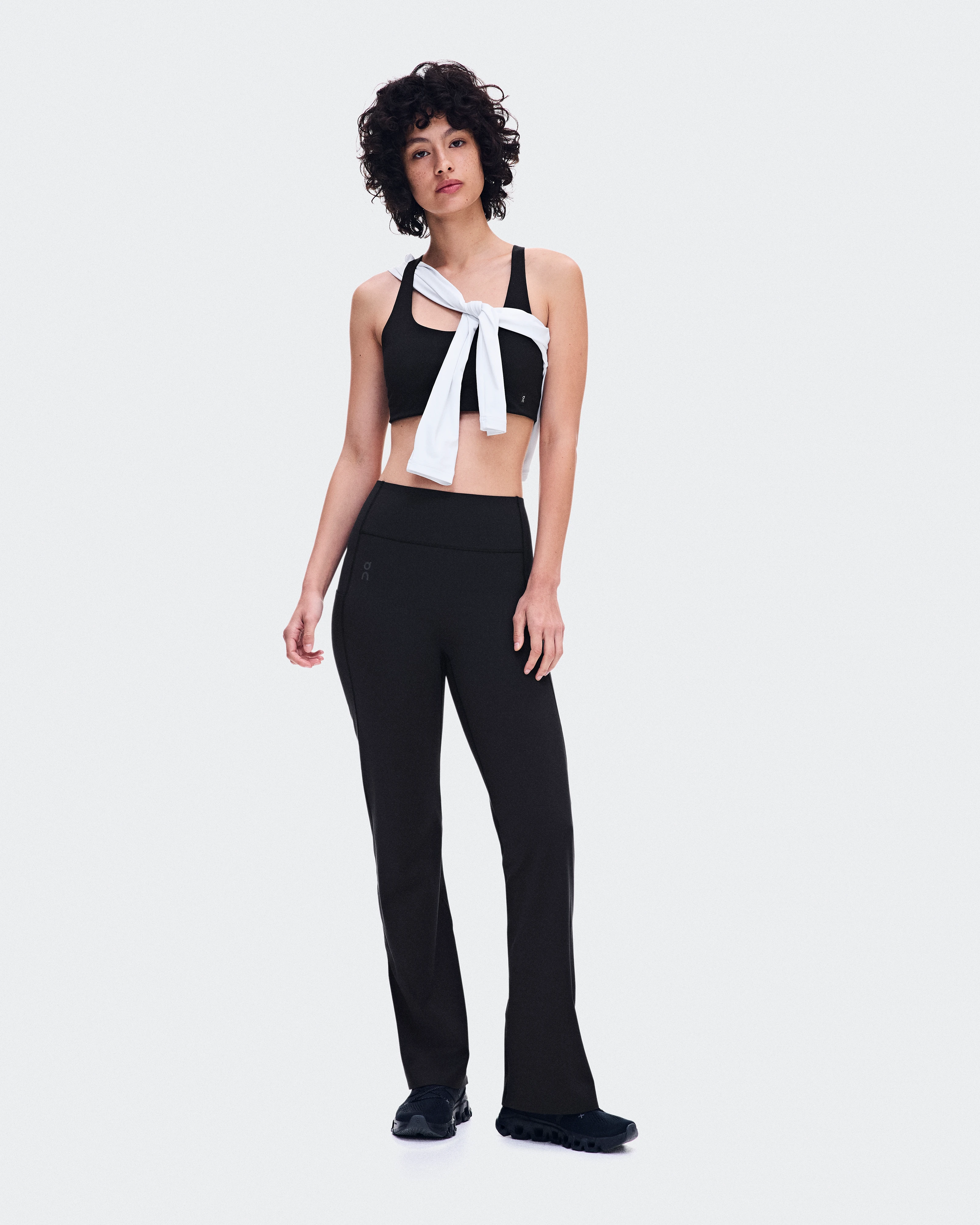 On Studio Flared Pants 30" Black Femme Pantalons