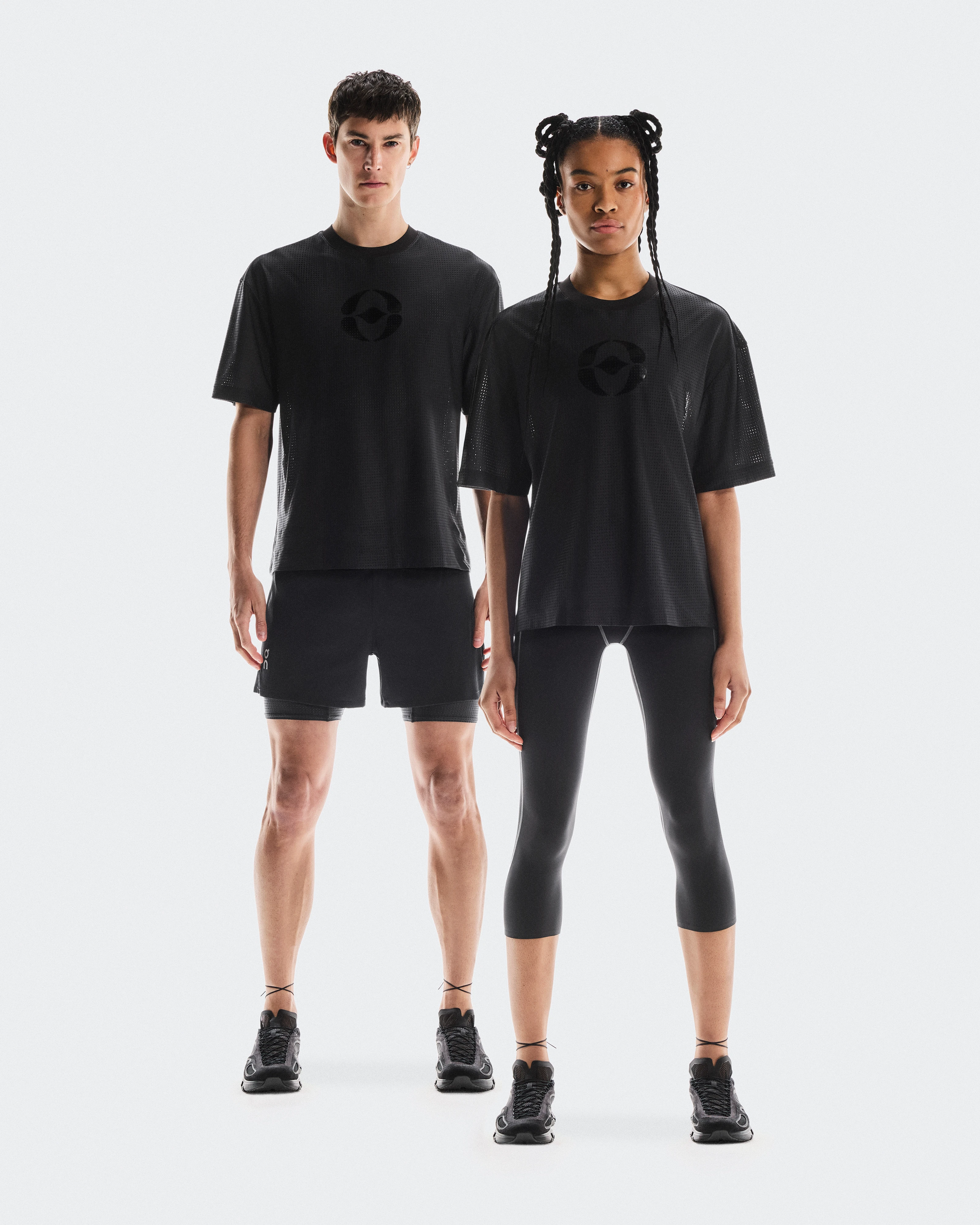 On CUT-OUT T FKA Black Unisex Oberteile