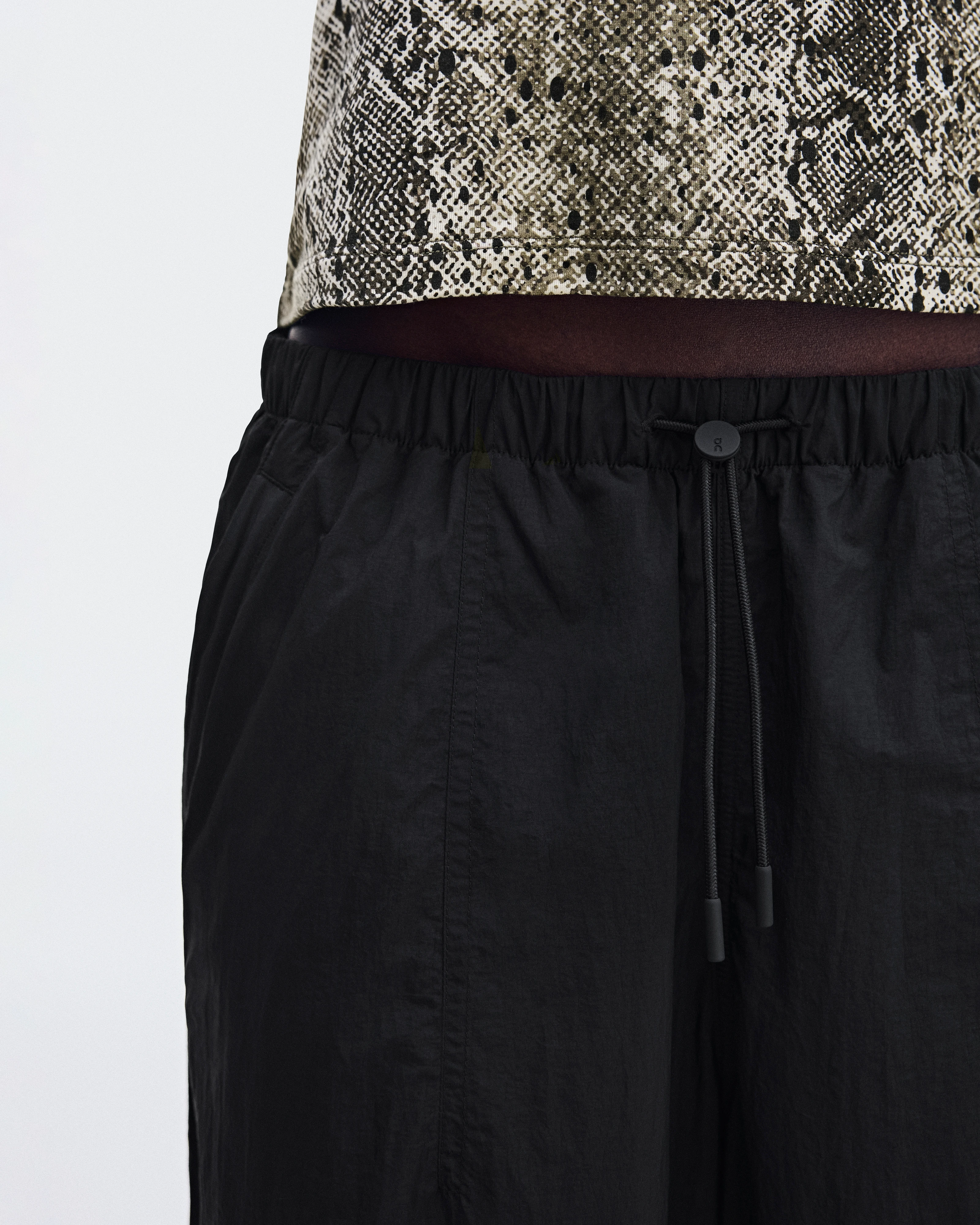 On Ruched Lightweight Pants Black 여성 팬츠
