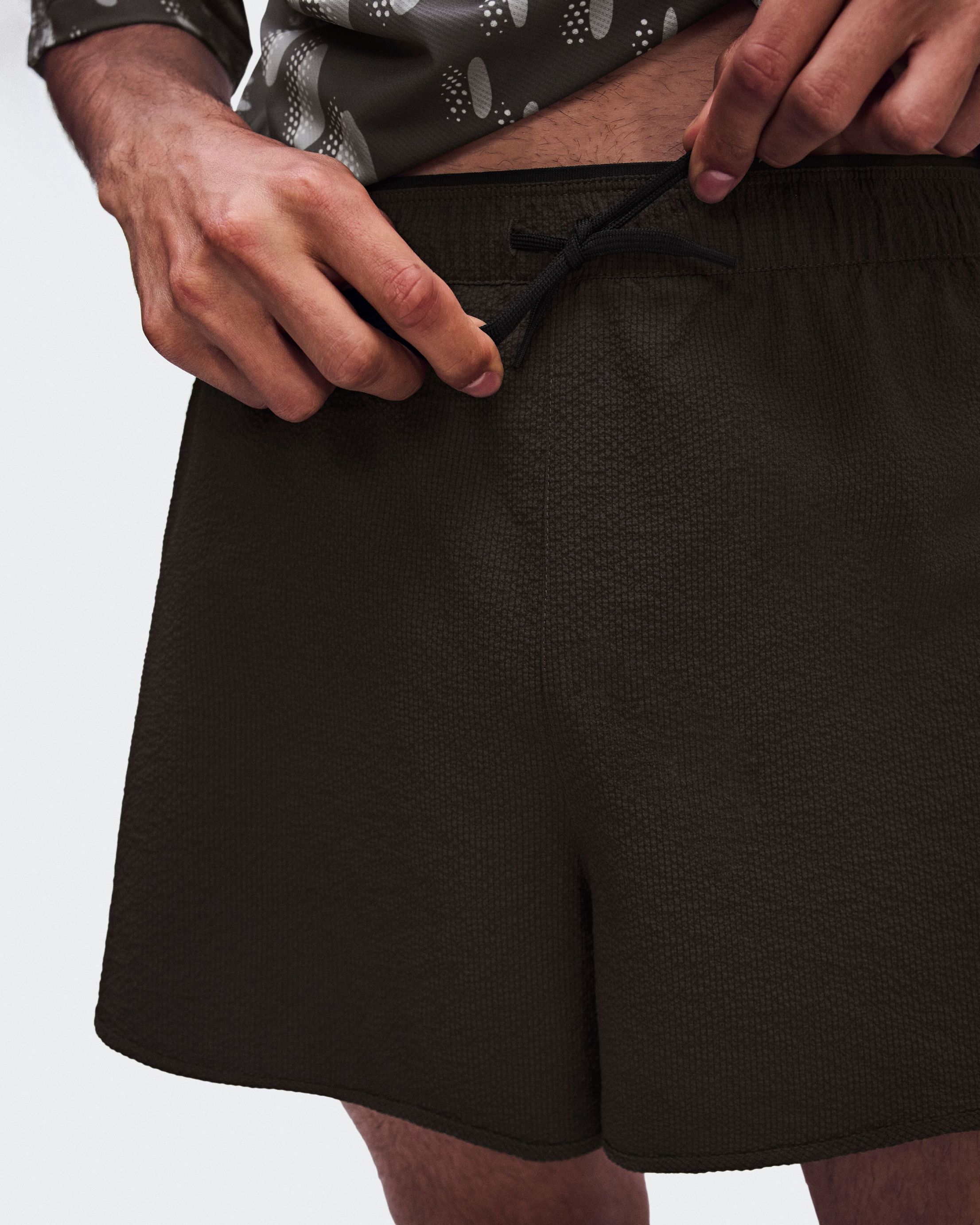 On】Performance Volt Shorts メンズSサイズ Men's Performance Volt Shorts | On Japan