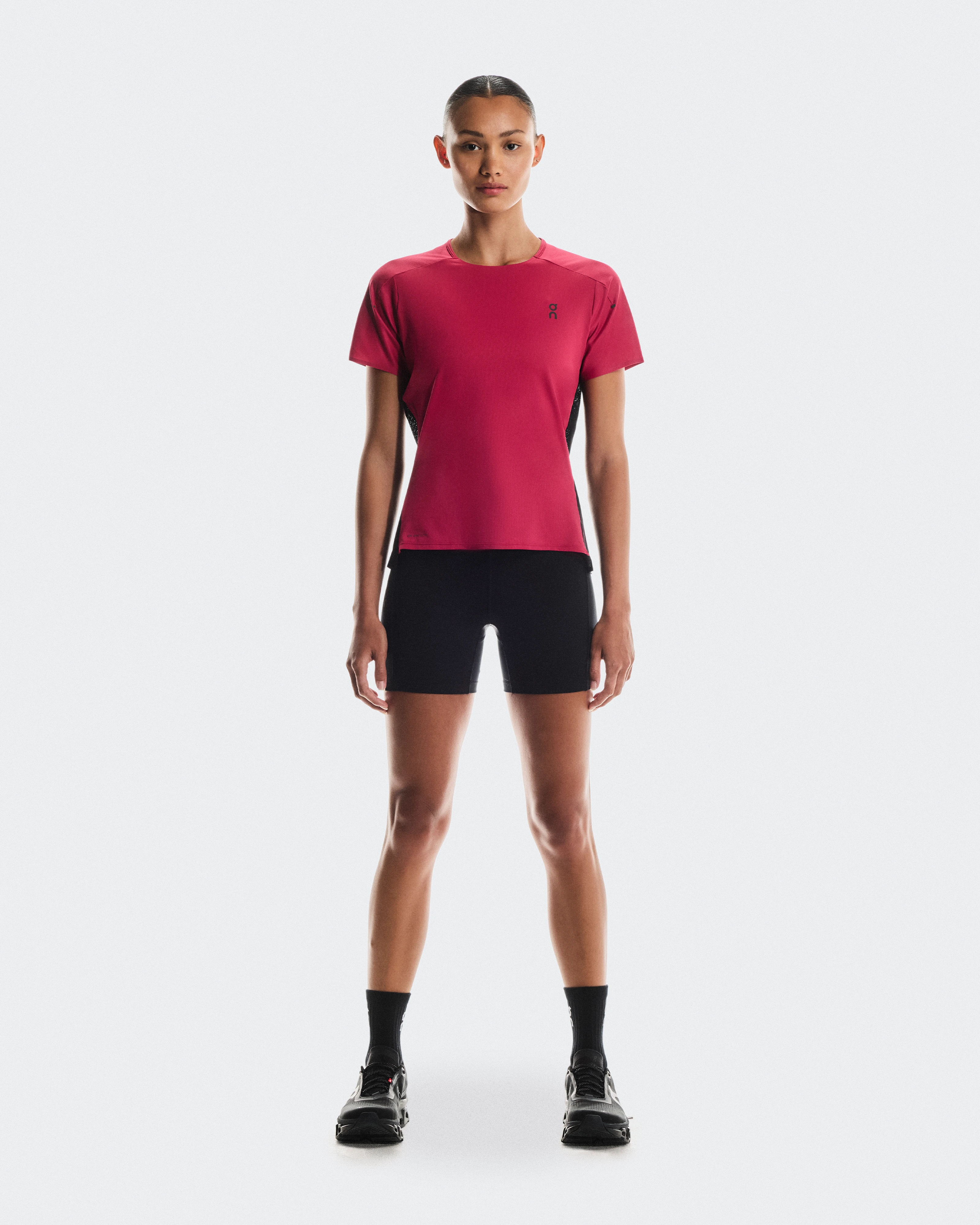 On Performance-T Grenadine & Black Femme Hauts et t-shirts