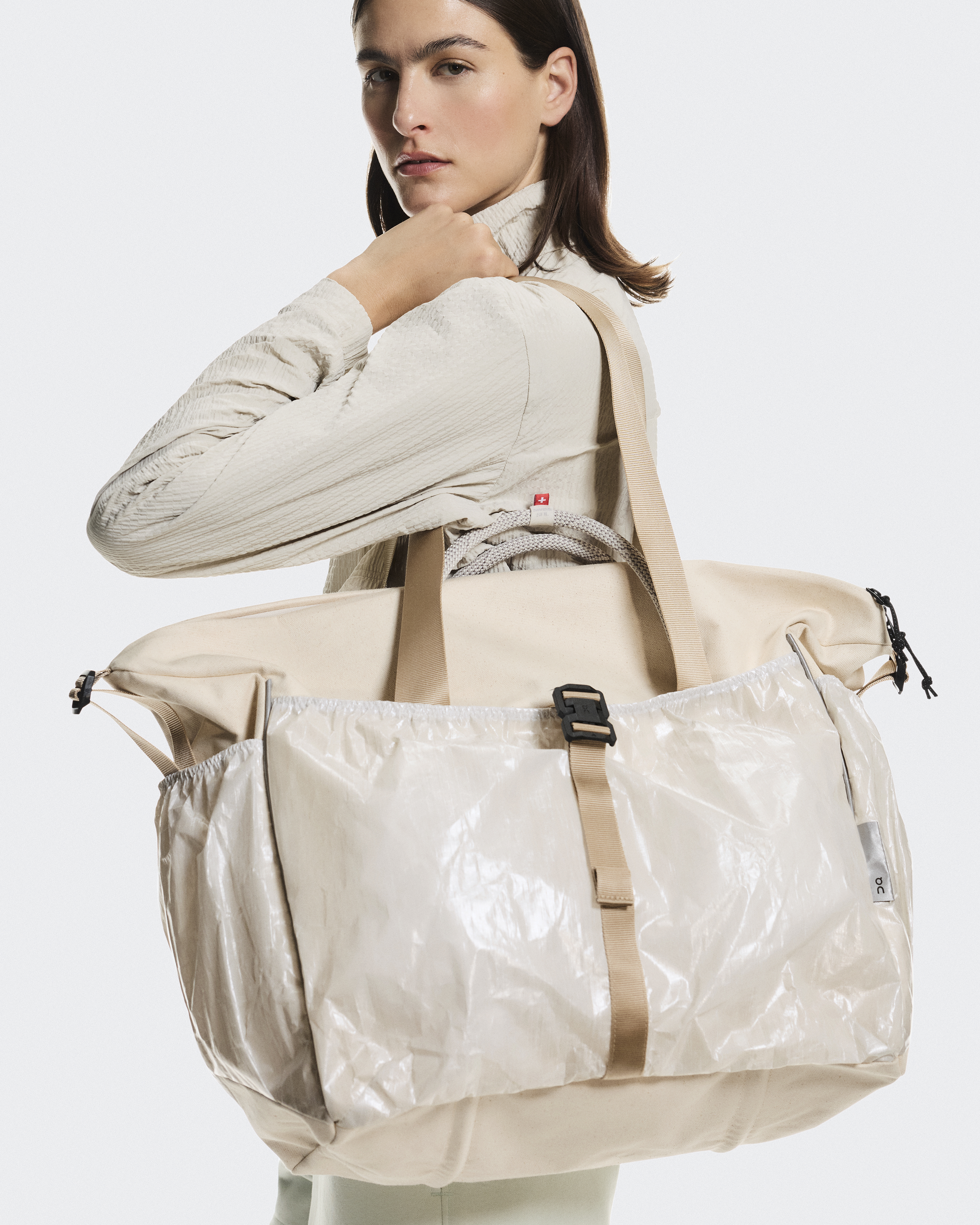 Court Pack 40L | Beige & White | On United States