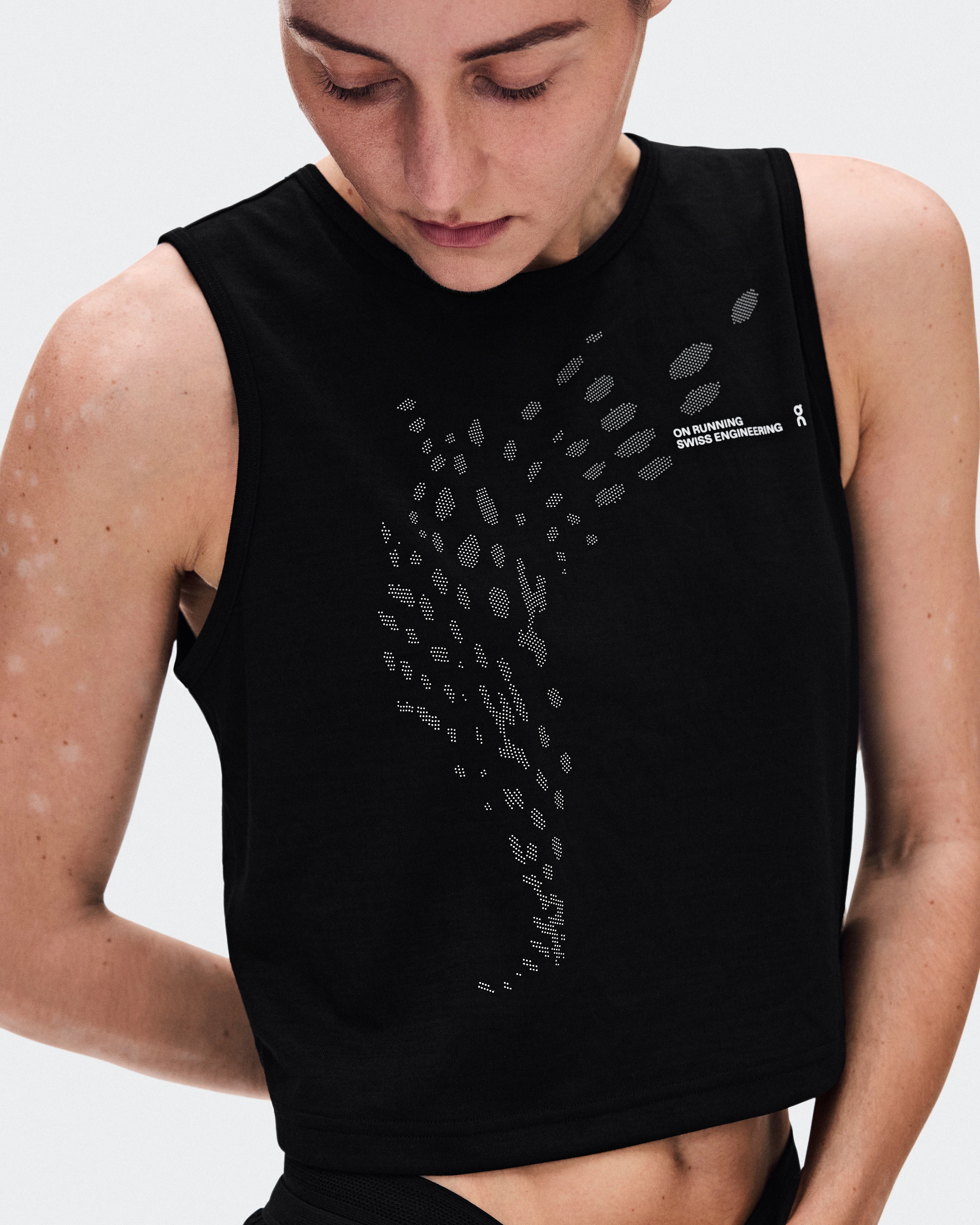 On On Run Tank Black Femme Hauts et t-shirts