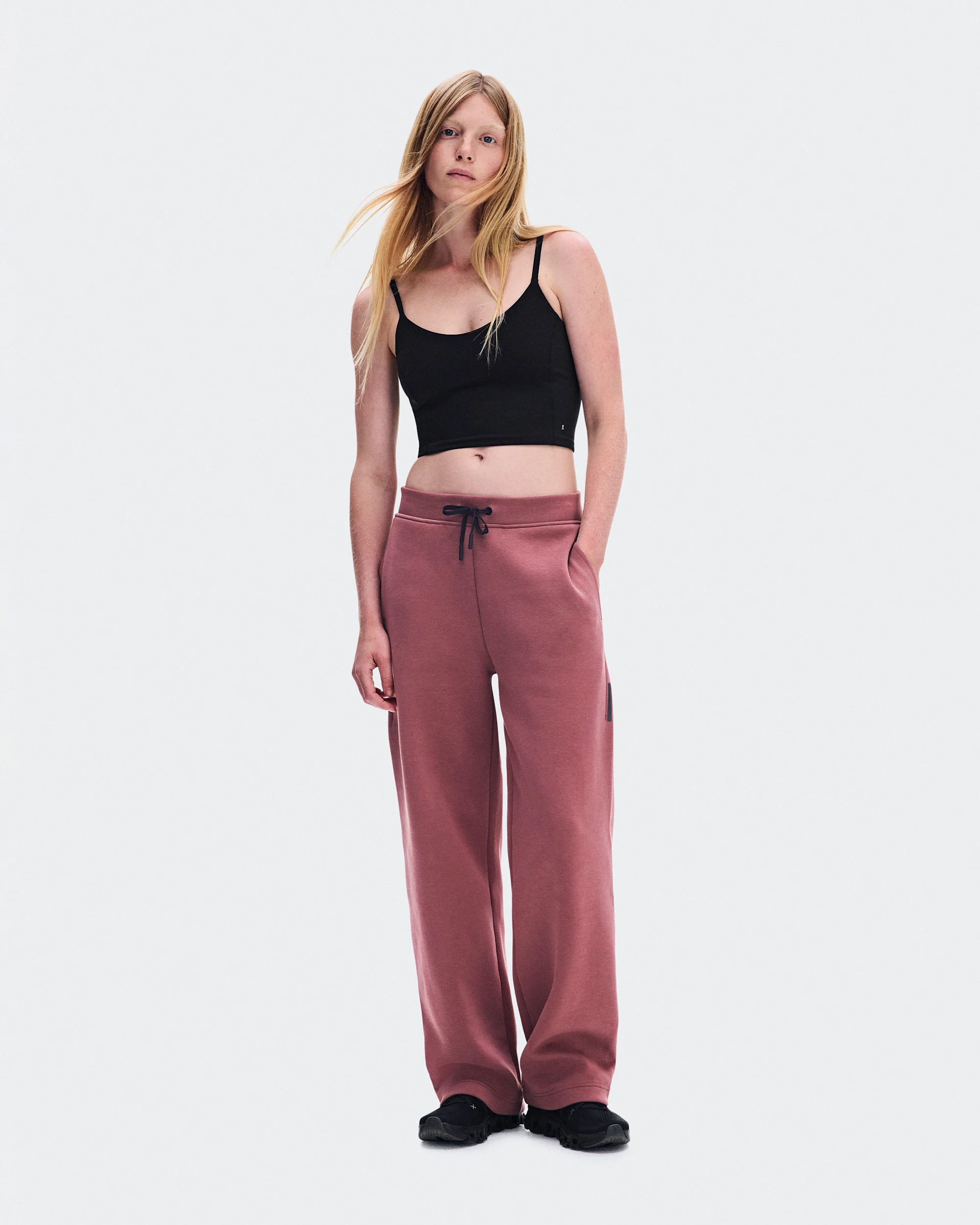 Women's Focus Tech Sweatpants Barberry