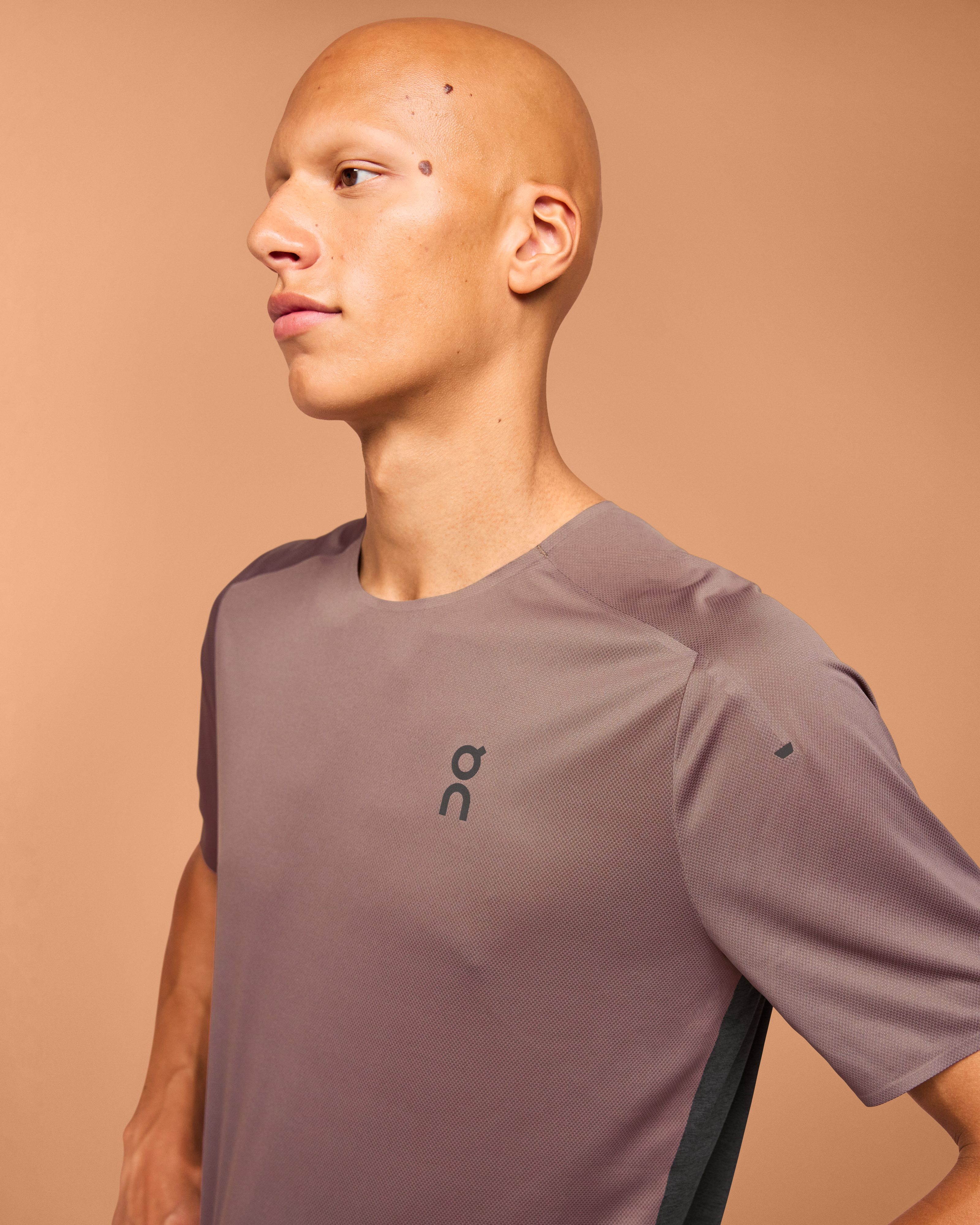 On Performance-T Grape & Black Homme Hauts et t-shirts