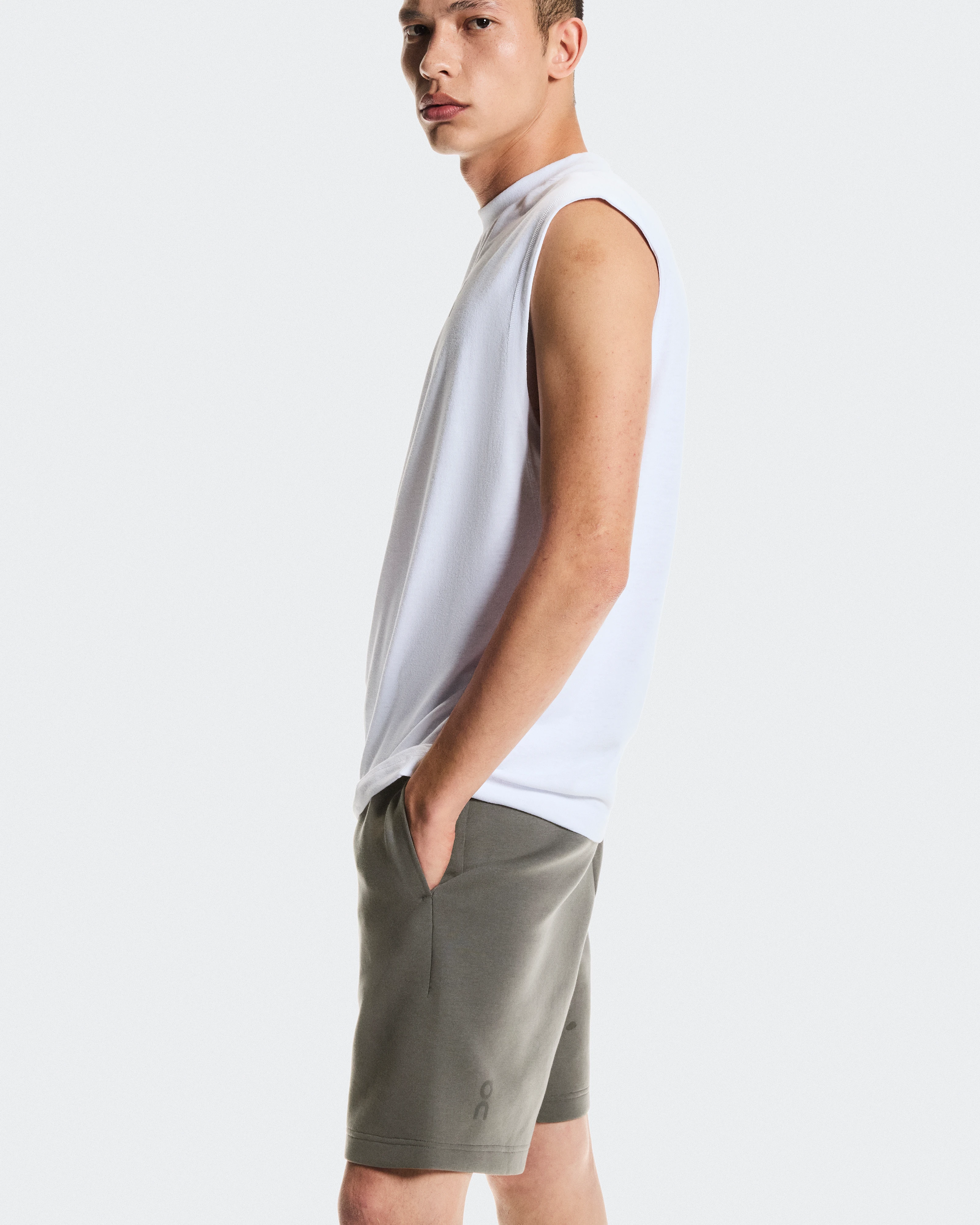 On Focus Tech Shorts Shadow Hombre Pantalones cortos