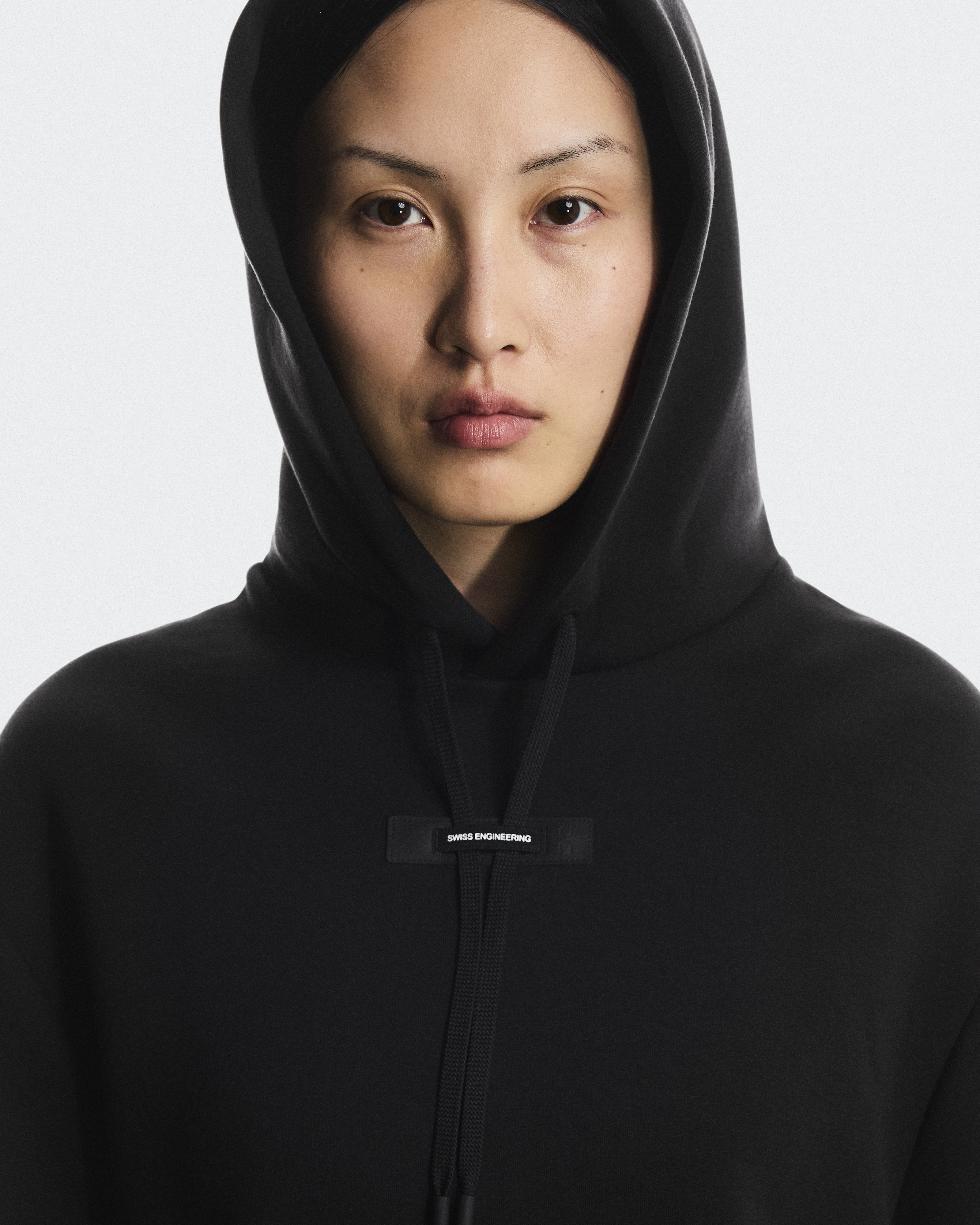 HOOD SWEATER black フーディセーター フェードブラック Women's Focus Tech Hoodie | Black | On Japan