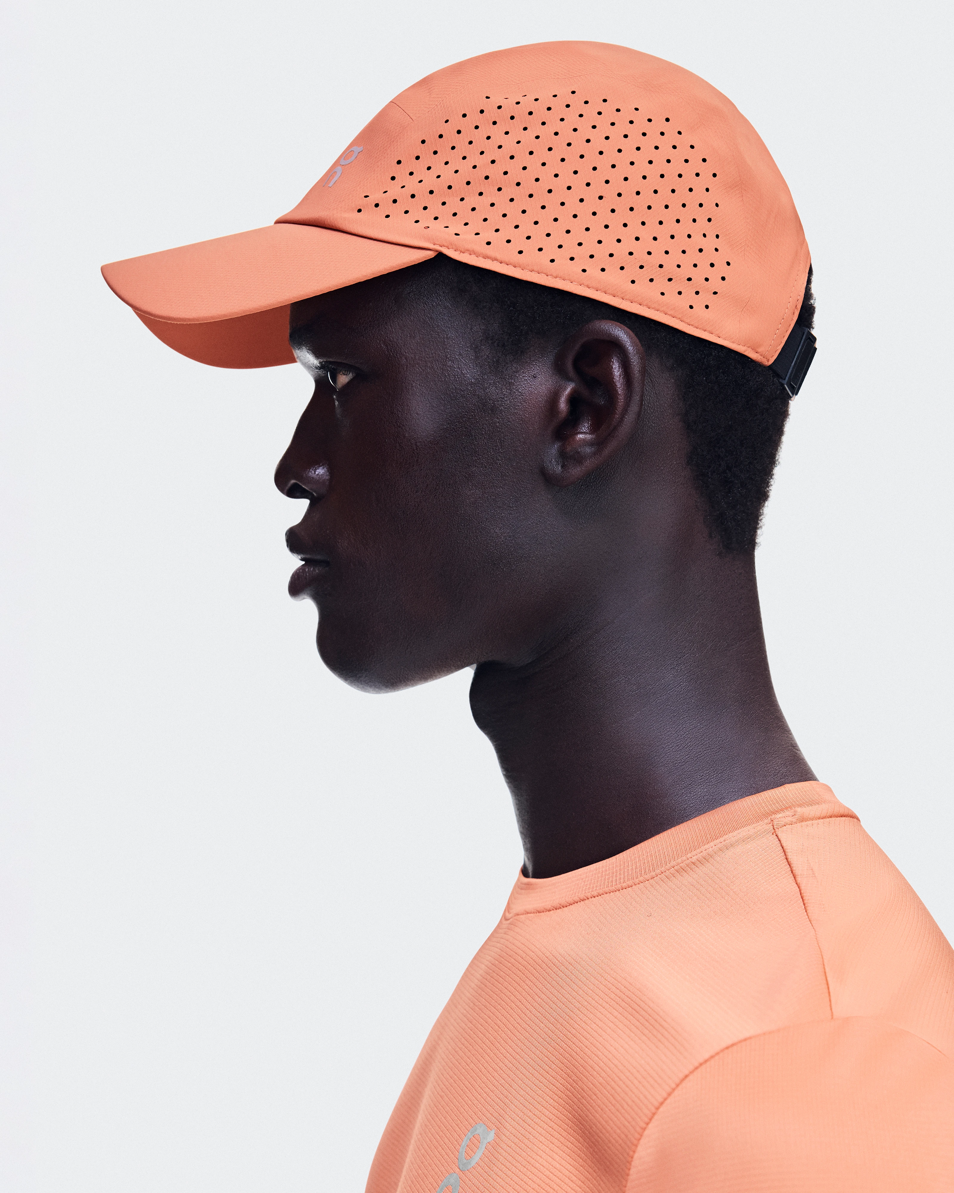 On Lightweight Cap Sandstone Unisex Headwear