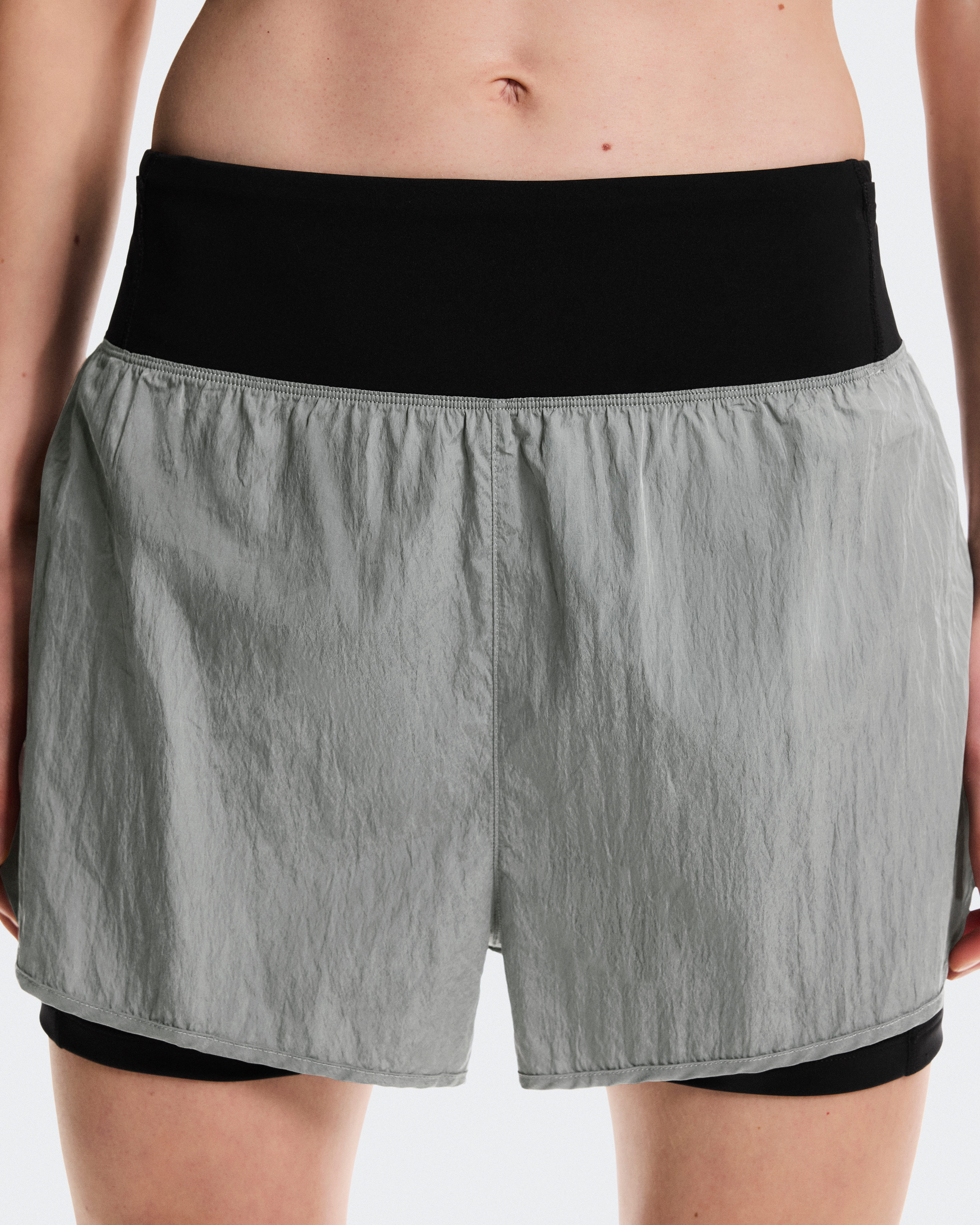 Performance Volt ShortsWomen / Glacier / L
