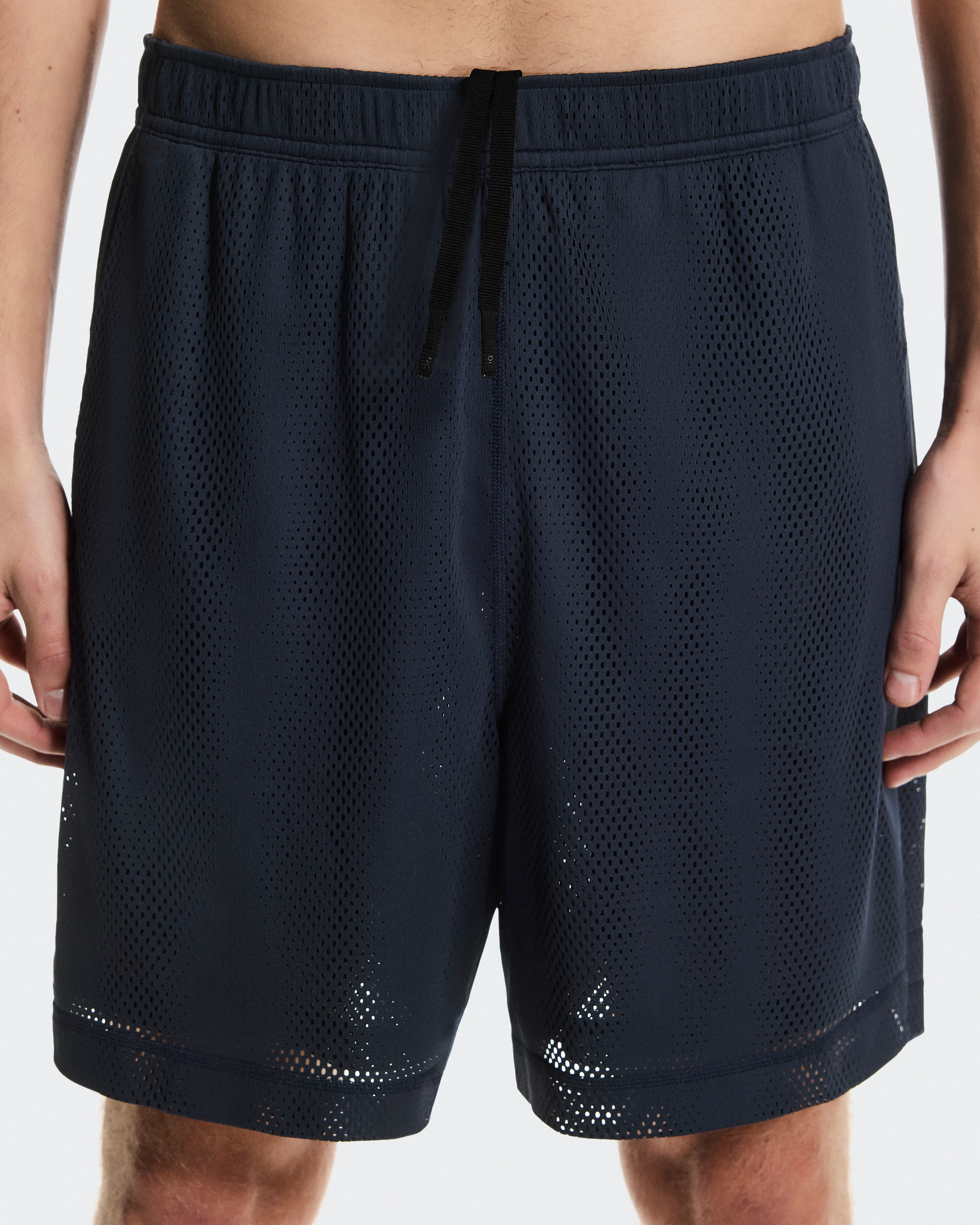 On Train Volt Shorts Navy Men Shorts