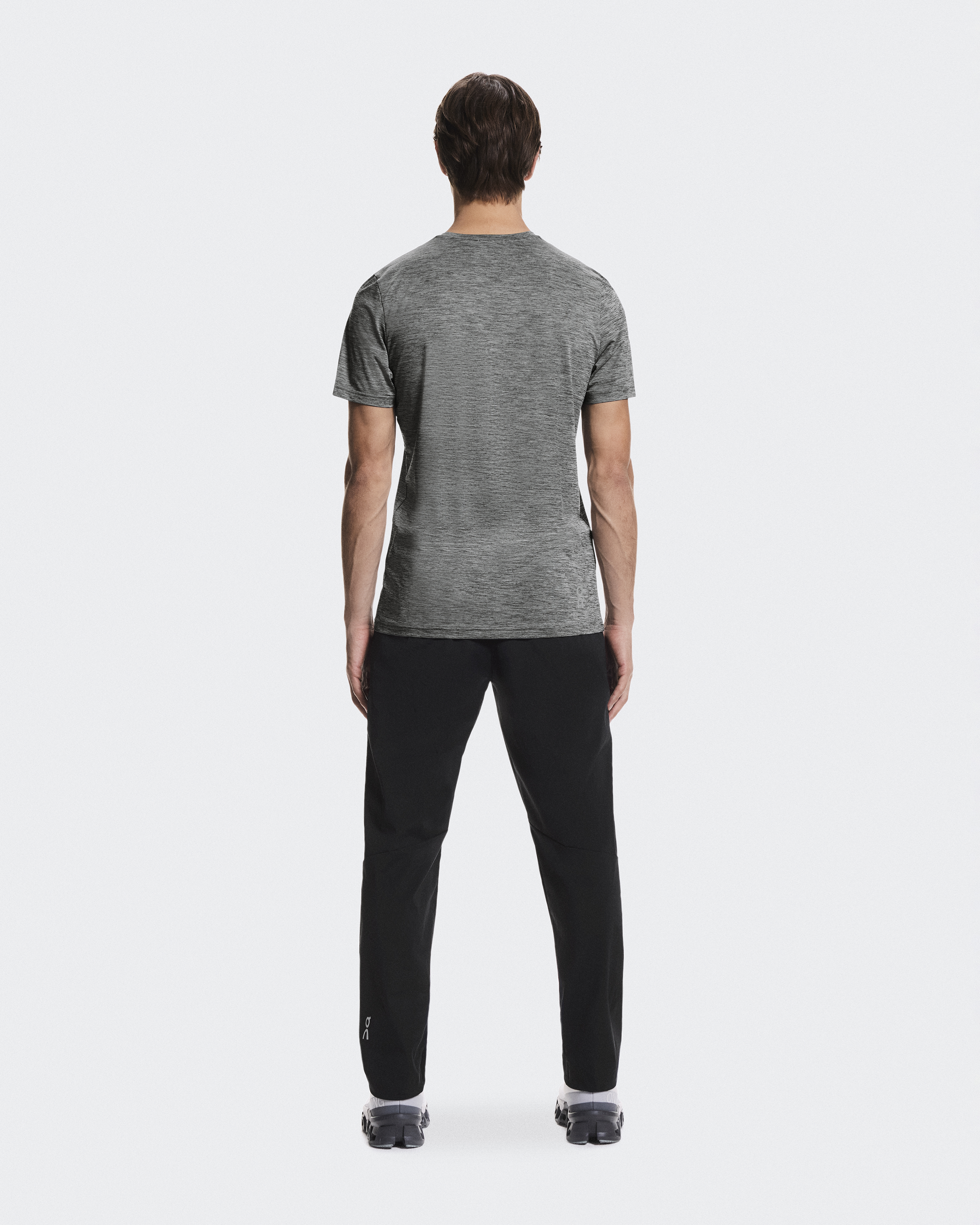 半袖ランニングTシャツ | 高機能トップス | On 日本