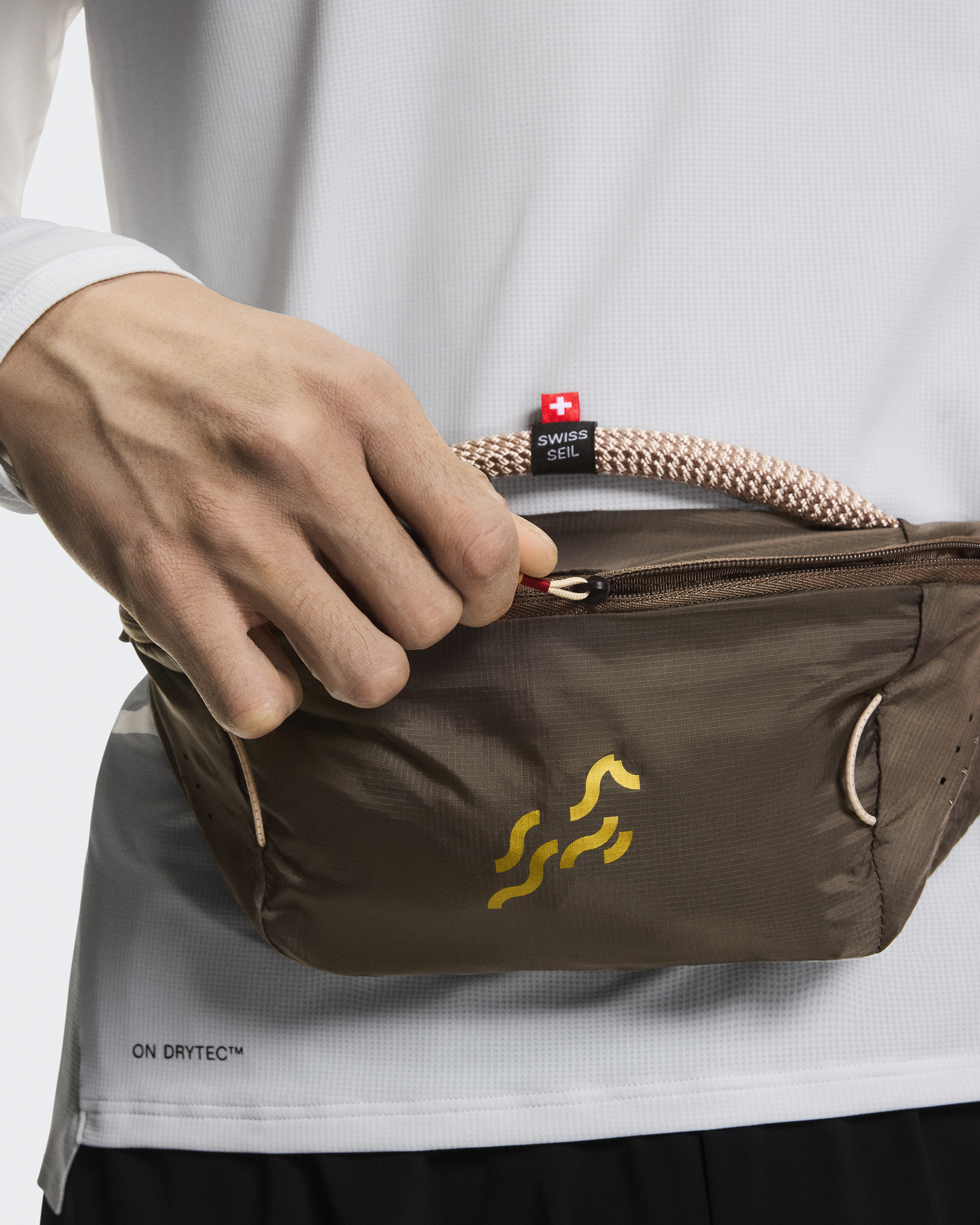 Waist Pack 2L Lite Year of the Horse | ブラウン | On 日本