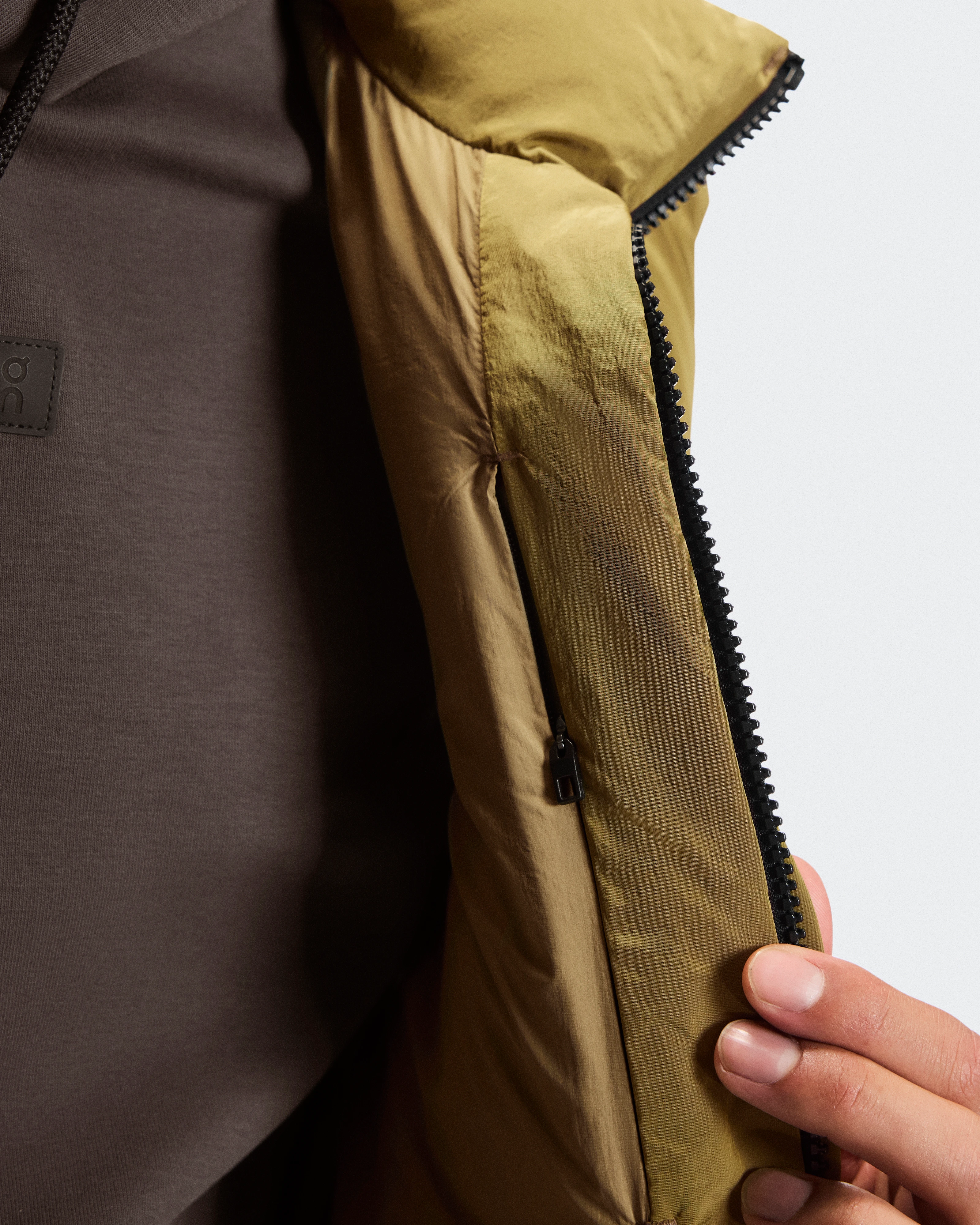 On All-Day Puffer Vest Nutmeg Men Jackets